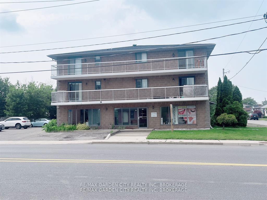 Photo 3 of Unit 201, 210 Pelham Road, St. Catharines, Western Hill — HOMEH