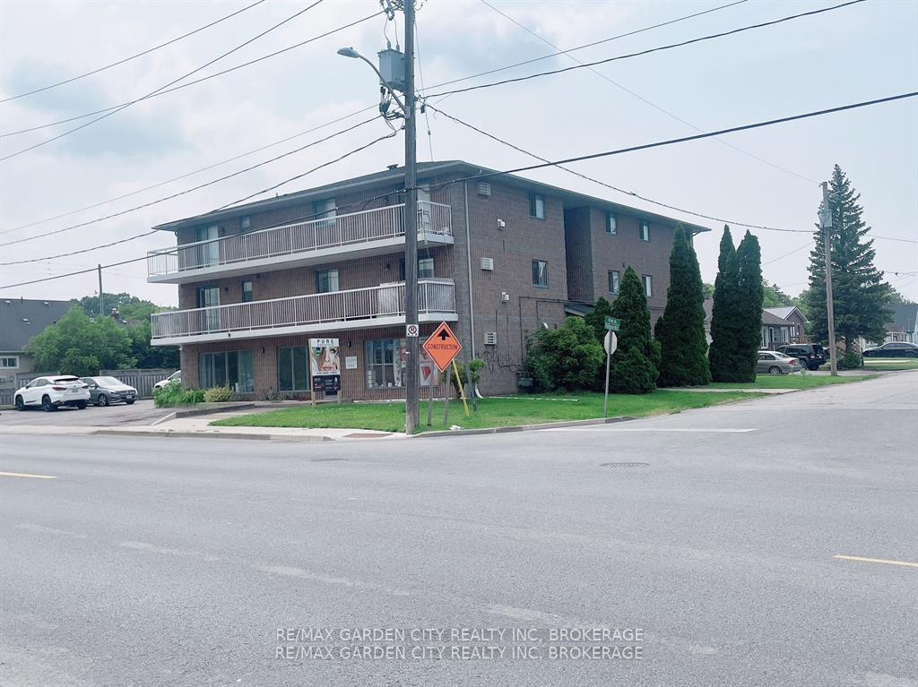 Photo 4 of Unit 201, 210 Pelham Road, St. Catharines, Western Hill — HOMEH