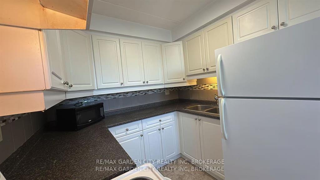 Photo 15 of Unit 201, 210 Pelham Road, St. Catharines, Western Hill — HOMEH