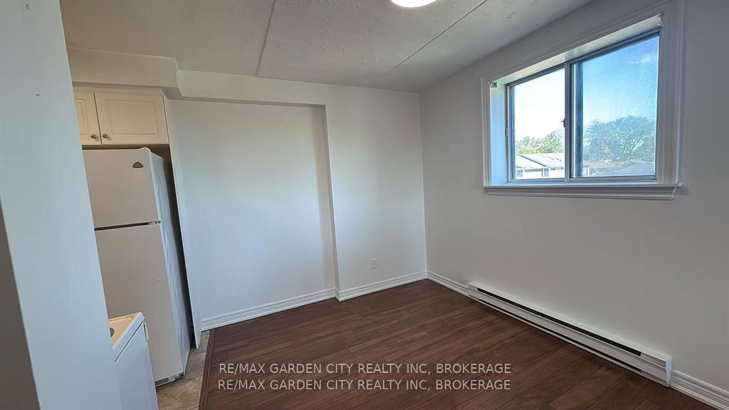 Photo 18 of Unit 201, 210 Pelham Road, St. Catharines, Western Hill — HOMEH