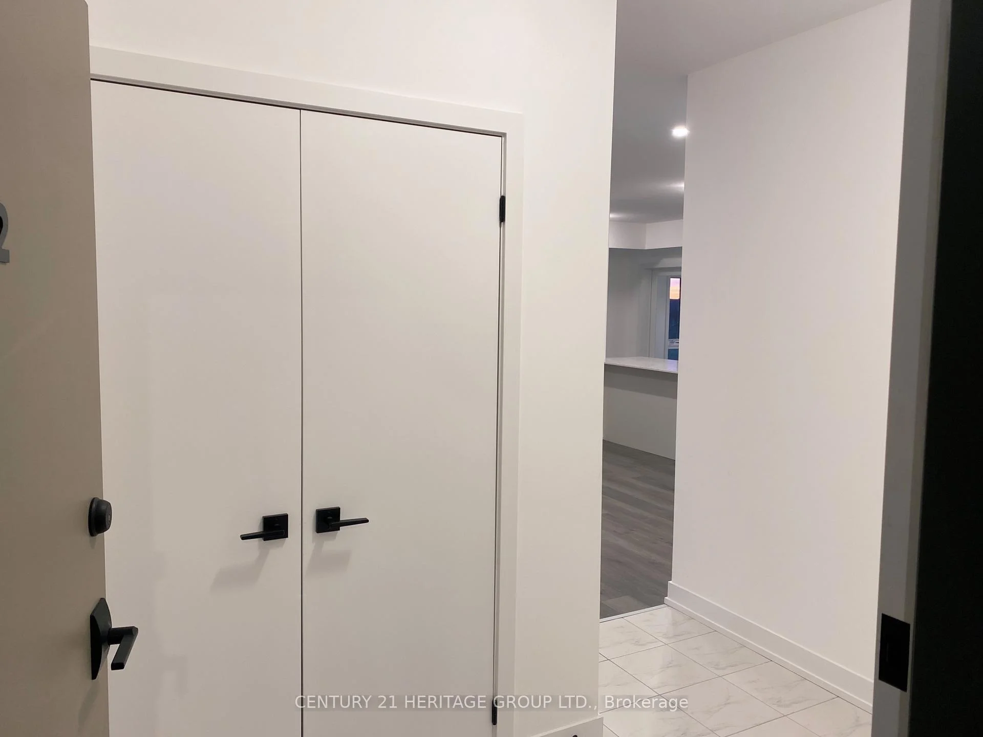 Photo 10 of Unit 502, 10 Culinary Lane, Barrie, Rural Barrie Southeast — HOMEH