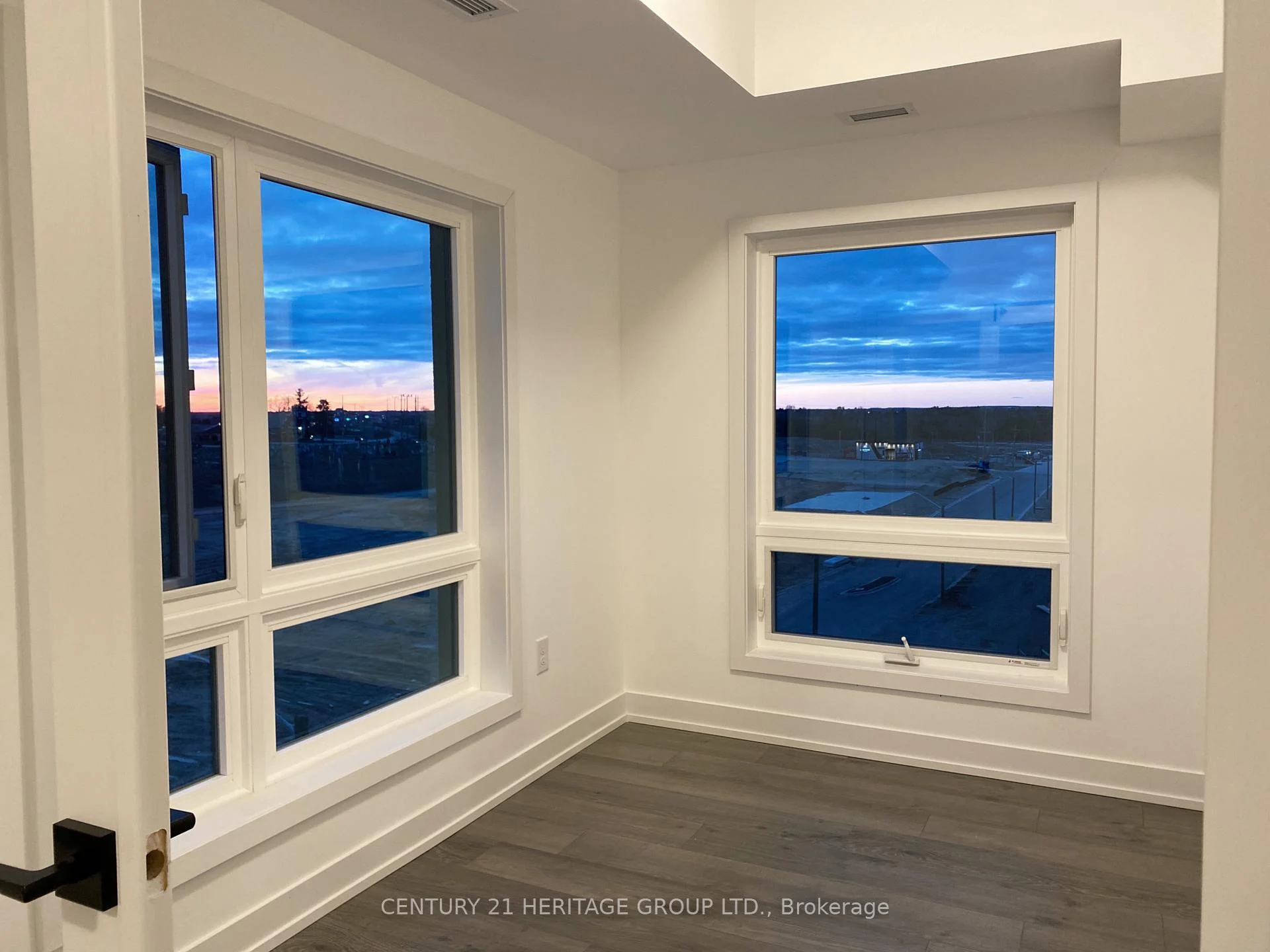Photo 42 of Unit 502, 10 Culinary Lane, Barrie, Rural Barrie Southeast — HOMEH