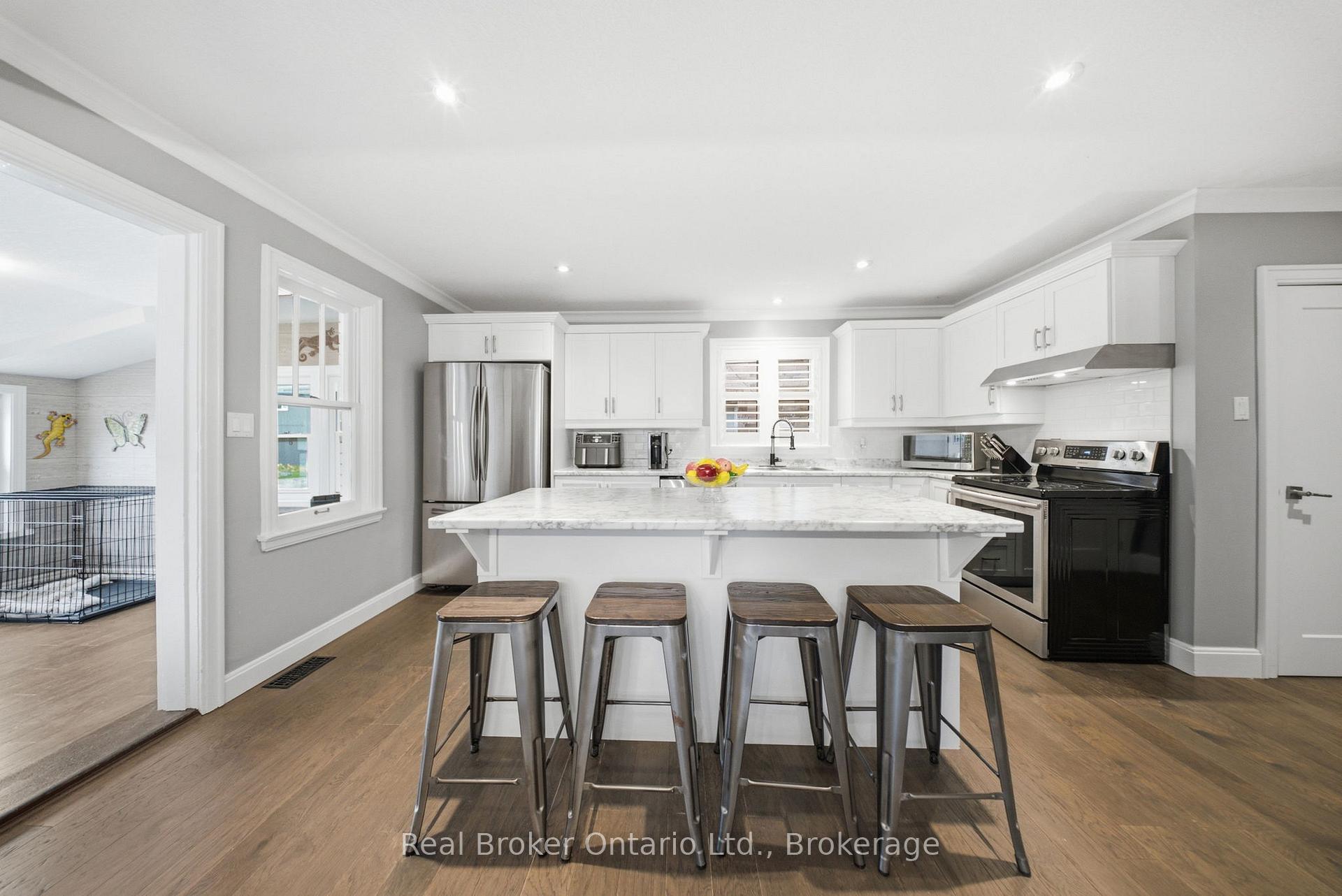 Photo 5 of 175 Grand River Avenue, Brantford, Holmedale — HOMEH