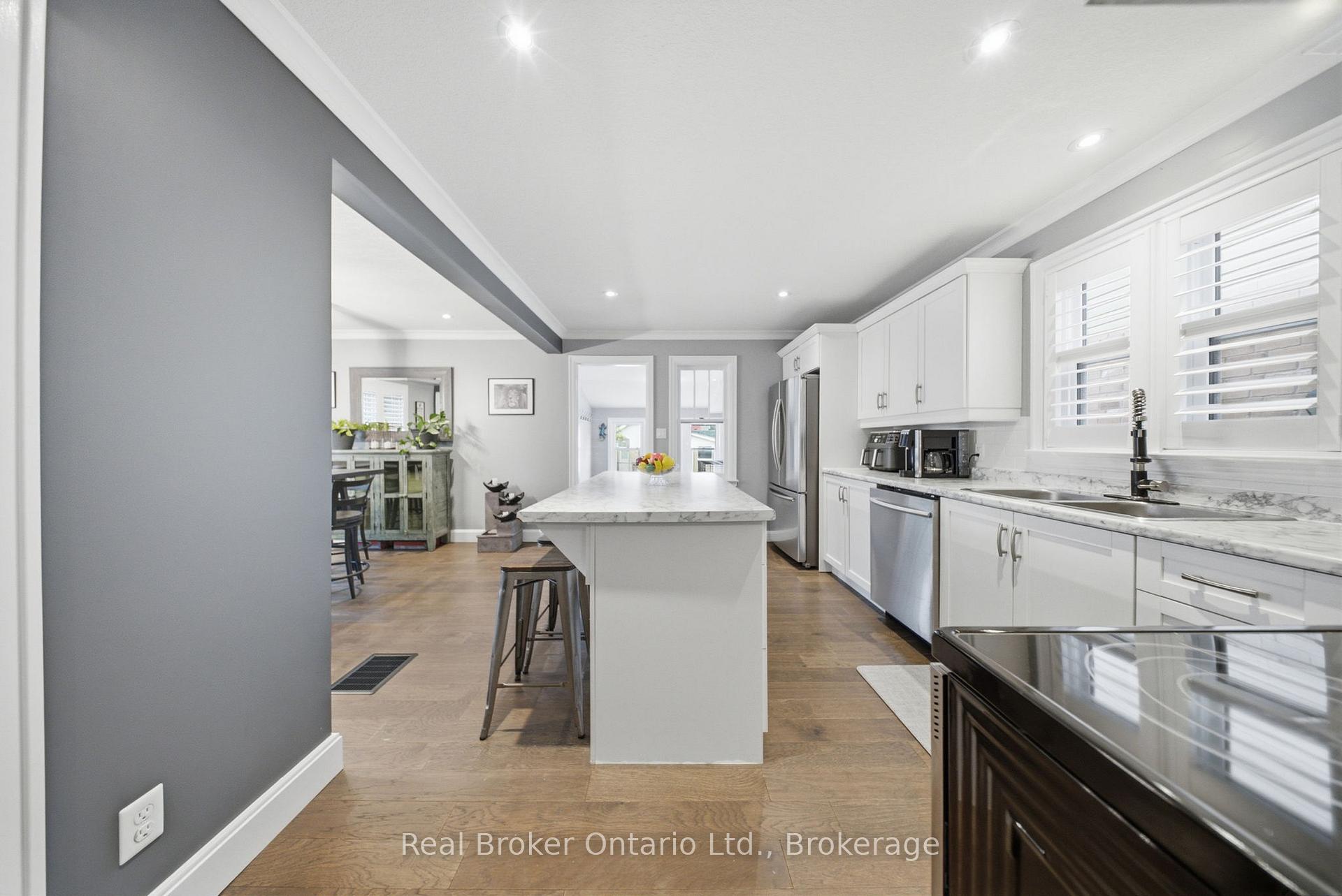 Photo 7 of 175 Grand River Avenue, Brantford, Holmedale — HOMEH