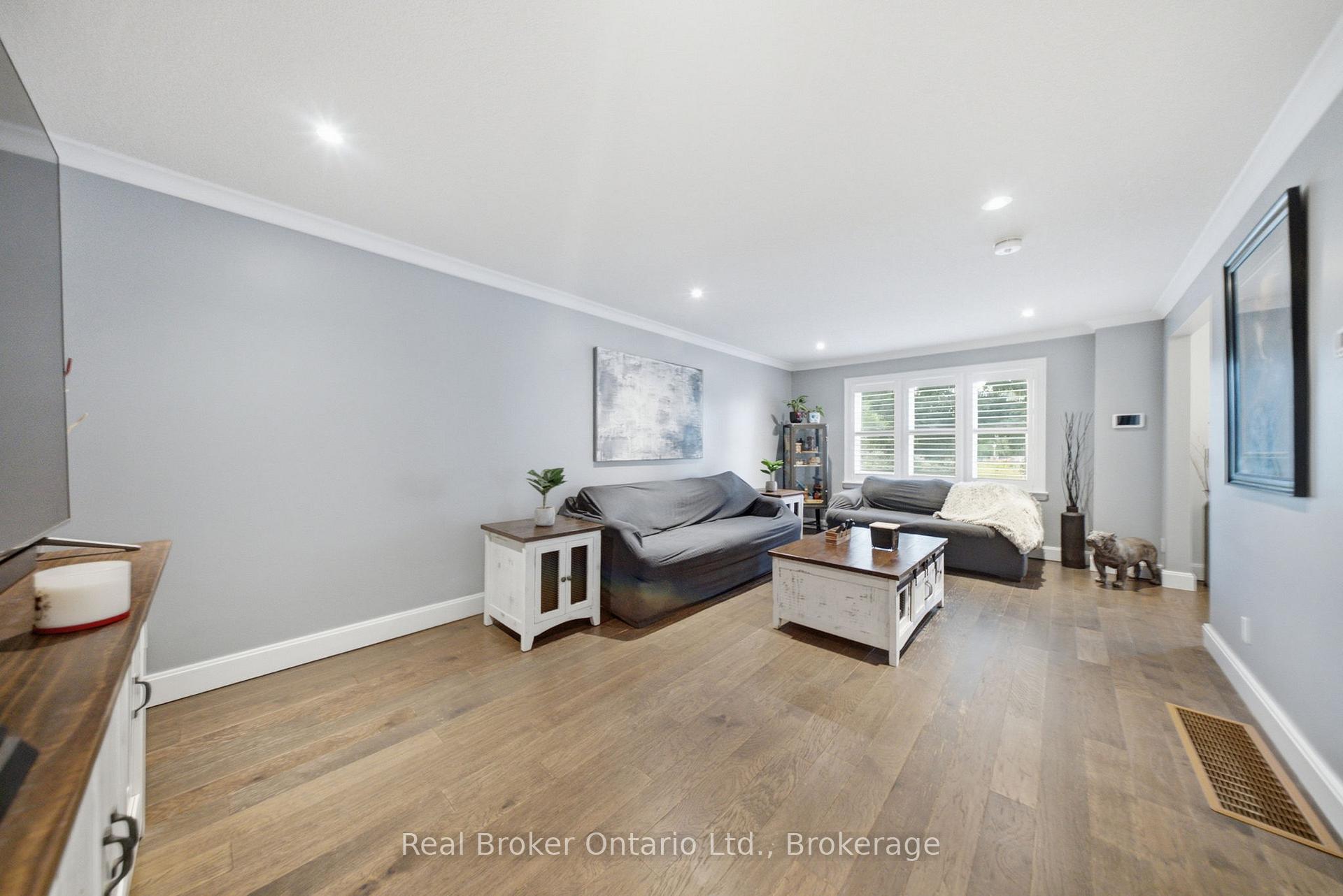 Photo 9 of 175 Grand River Avenue, Brantford, Holmedale — HOMEH
