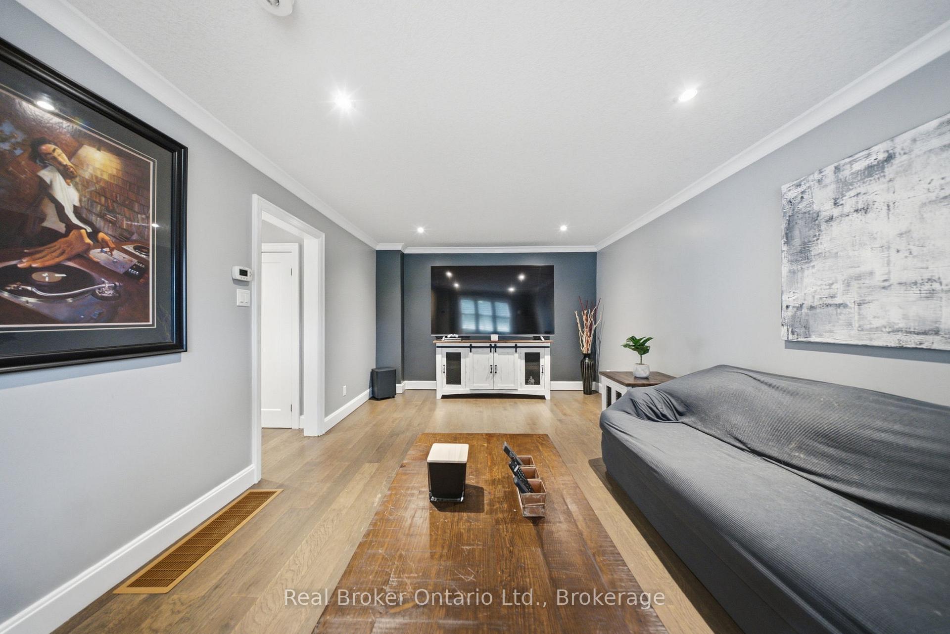 Photo 10 of 175 Grand River Avenue, Brantford, Holmedale — HOMEH