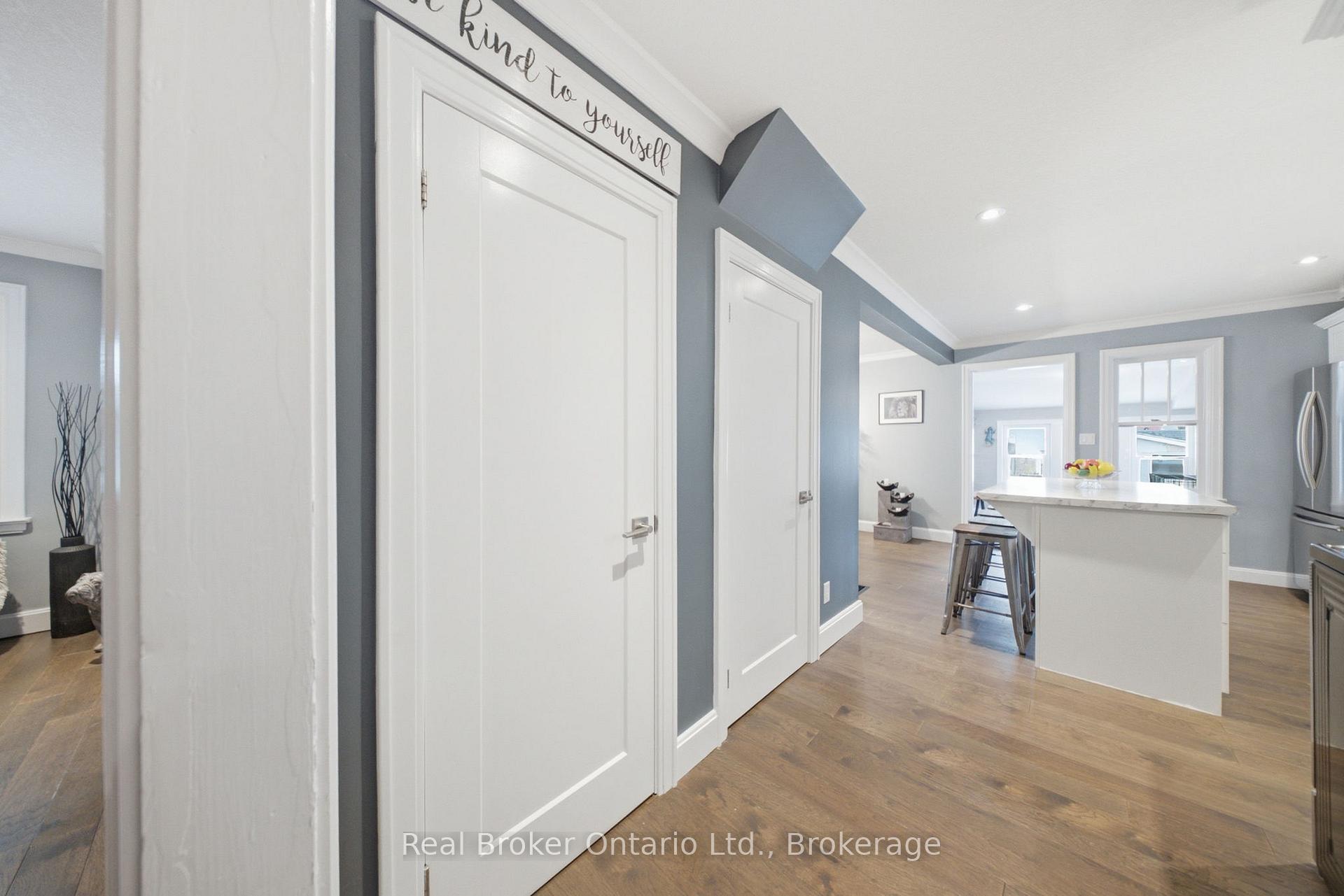Photo 12 of 175 Grand River Avenue, Brantford, Holmedale — HOMEH