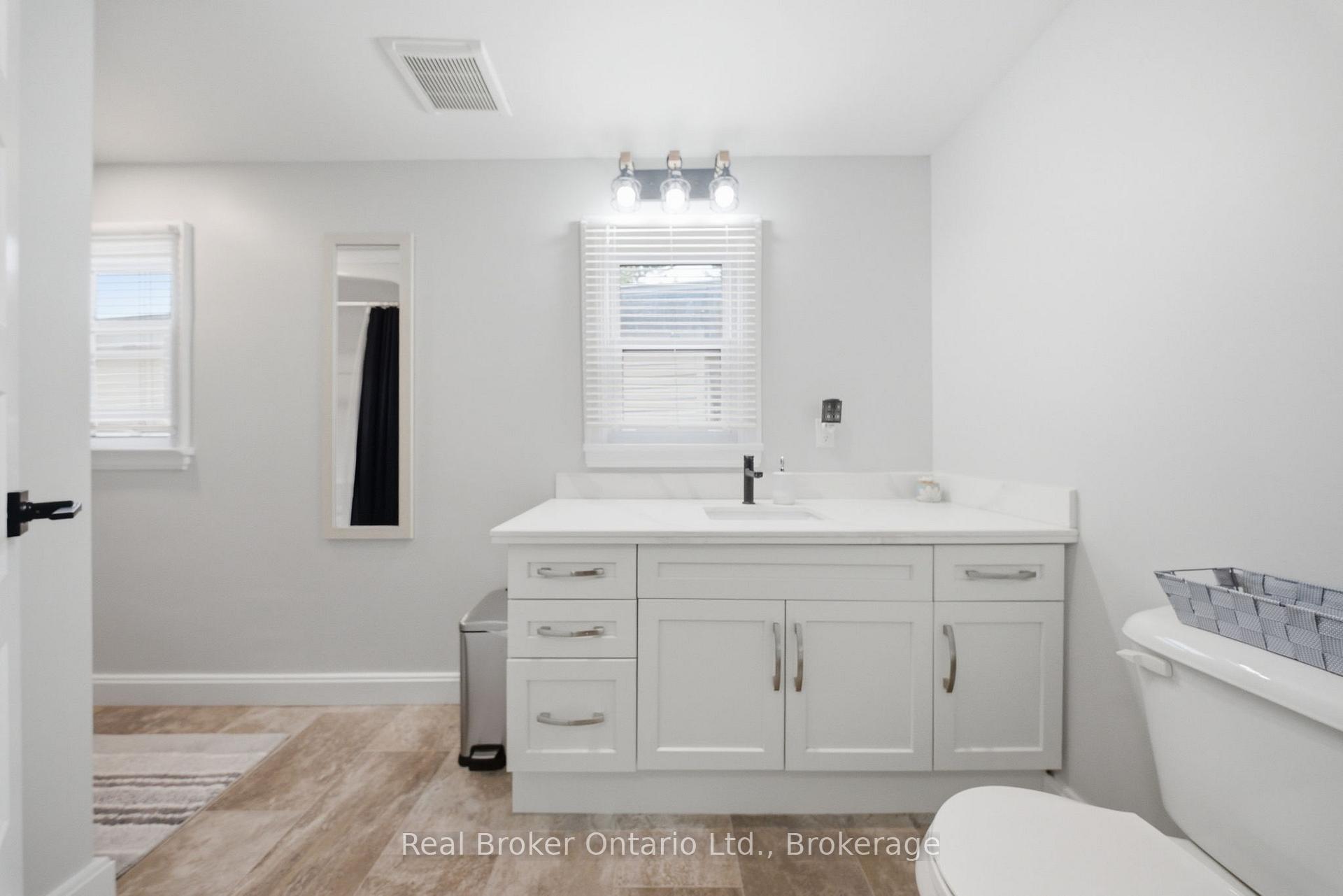Photo 16 of 175 Grand River Avenue, Brantford, Holmedale — HOMEH