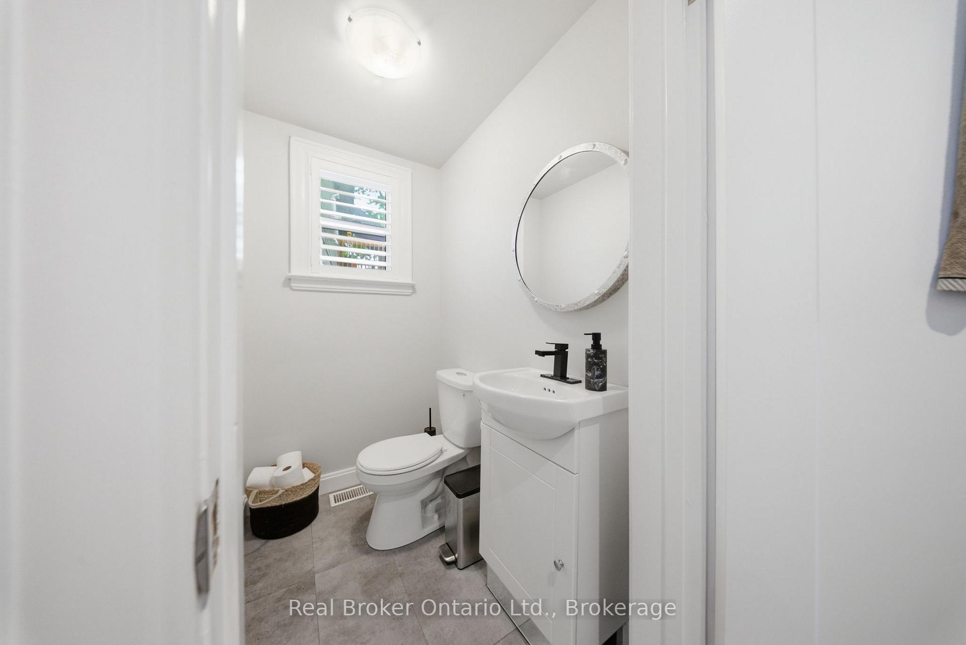 Photo 20 of 175 Grand River Avenue, Brantford, Holmedale — HOMEH