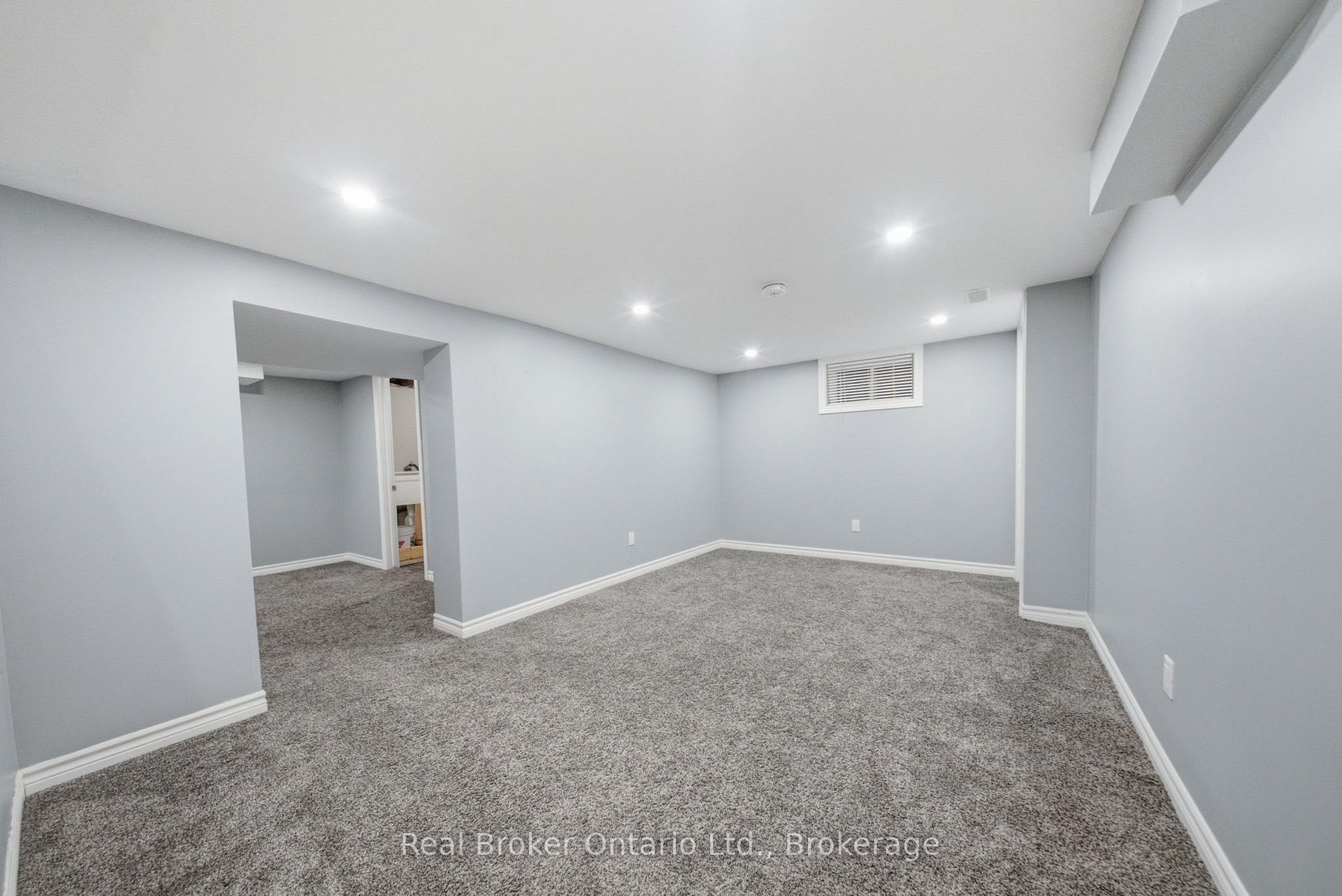 Photo 22 of 175 Grand River Avenue, Brantford, Holmedale — HOMEH