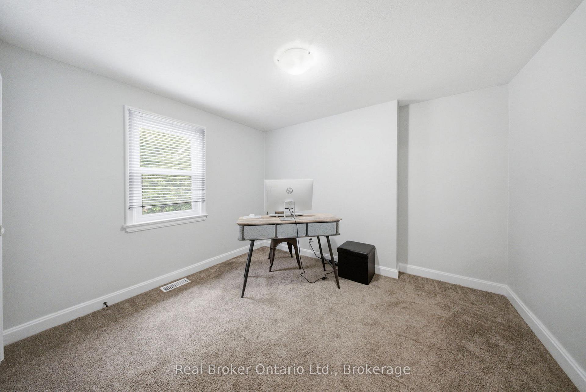 Photo 23 of 175 Grand River Avenue, Brantford, Holmedale — HOMEH