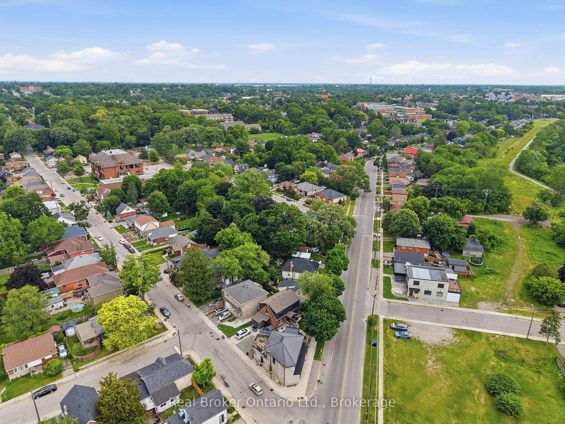 Photo 34 of 175 Grand River Avenue, Brantford, Holmedale — HOMEH