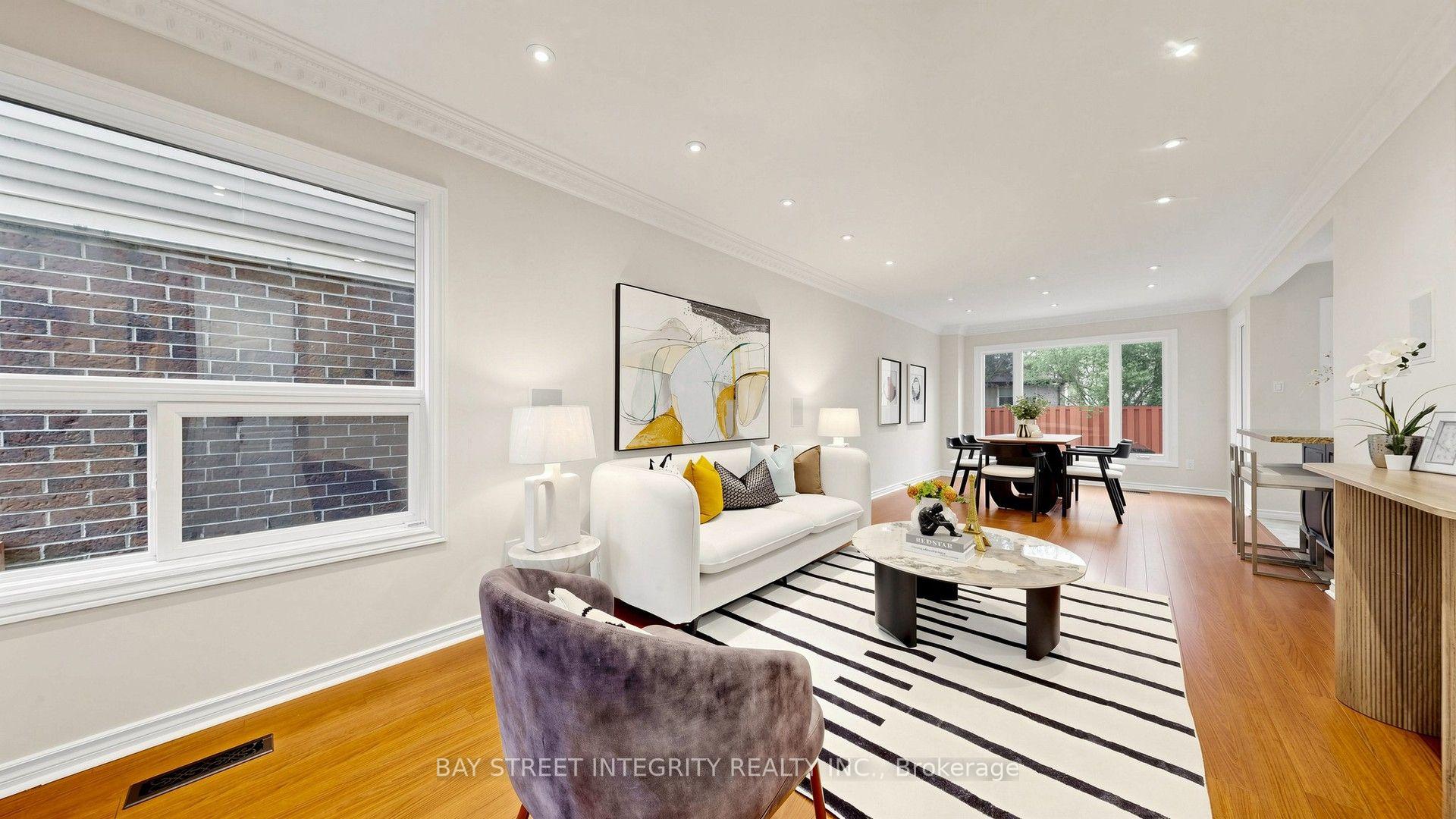 Photo 4 of 41 Jonathan Gate, Vaughan, Crestwood-Springfarm-Yorkhill — HOMEH