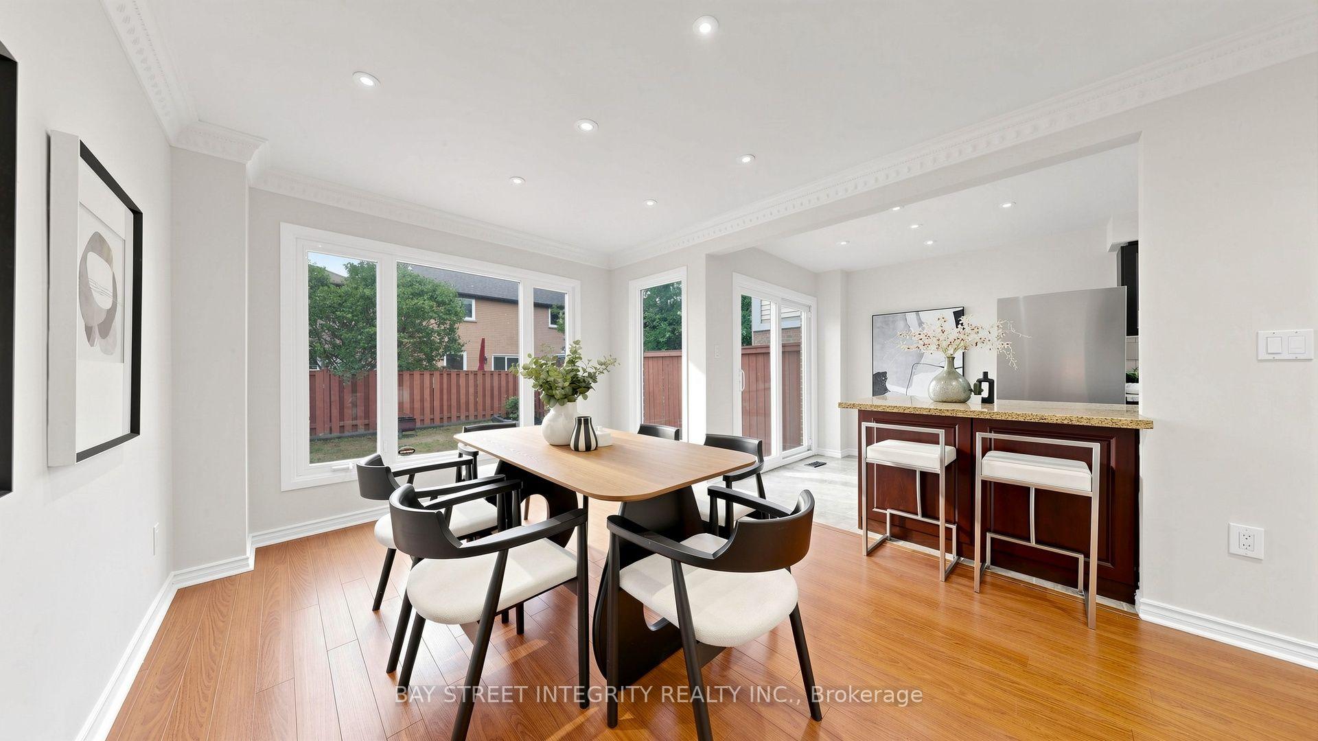 Photo 6 of 41 Jonathan Gate, Vaughan, Crestwood-Springfarm-Yorkhill — HOMEH