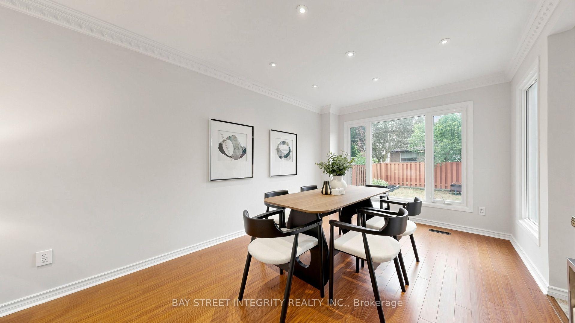 Photo 8 of 41 Jonathan Gate, Vaughan, Crestwood-Springfarm-Yorkhill — HOMEH