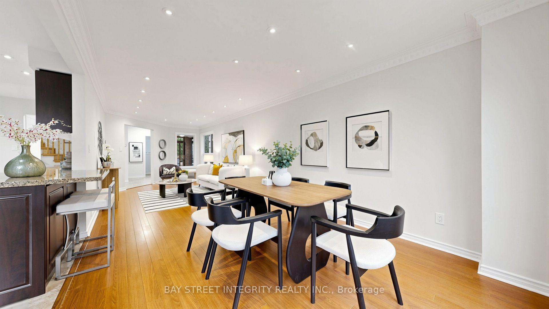 Photo 9 of 41 Jonathan Gate, Vaughan, Crestwood-Springfarm-Yorkhill — HOMEH