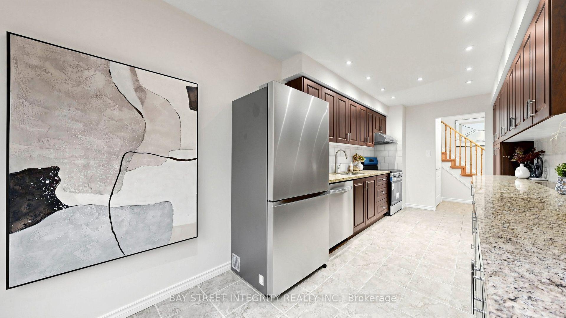 Photo 14 of 41 Jonathan Gate, Vaughan, Crestwood-Springfarm-Yorkhill — HOMEH