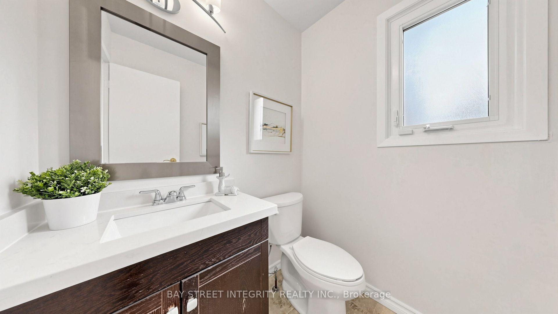 Photo 18 of 41 Jonathan Gate, Vaughan, Crestwood-Springfarm-Yorkhill — HOMEH