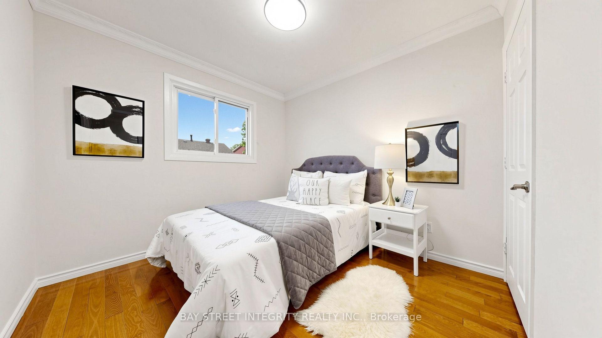 Photo 35 of 41 Jonathan Gate, Vaughan, Crestwood-Springfarm-Yorkhill — HOMEH