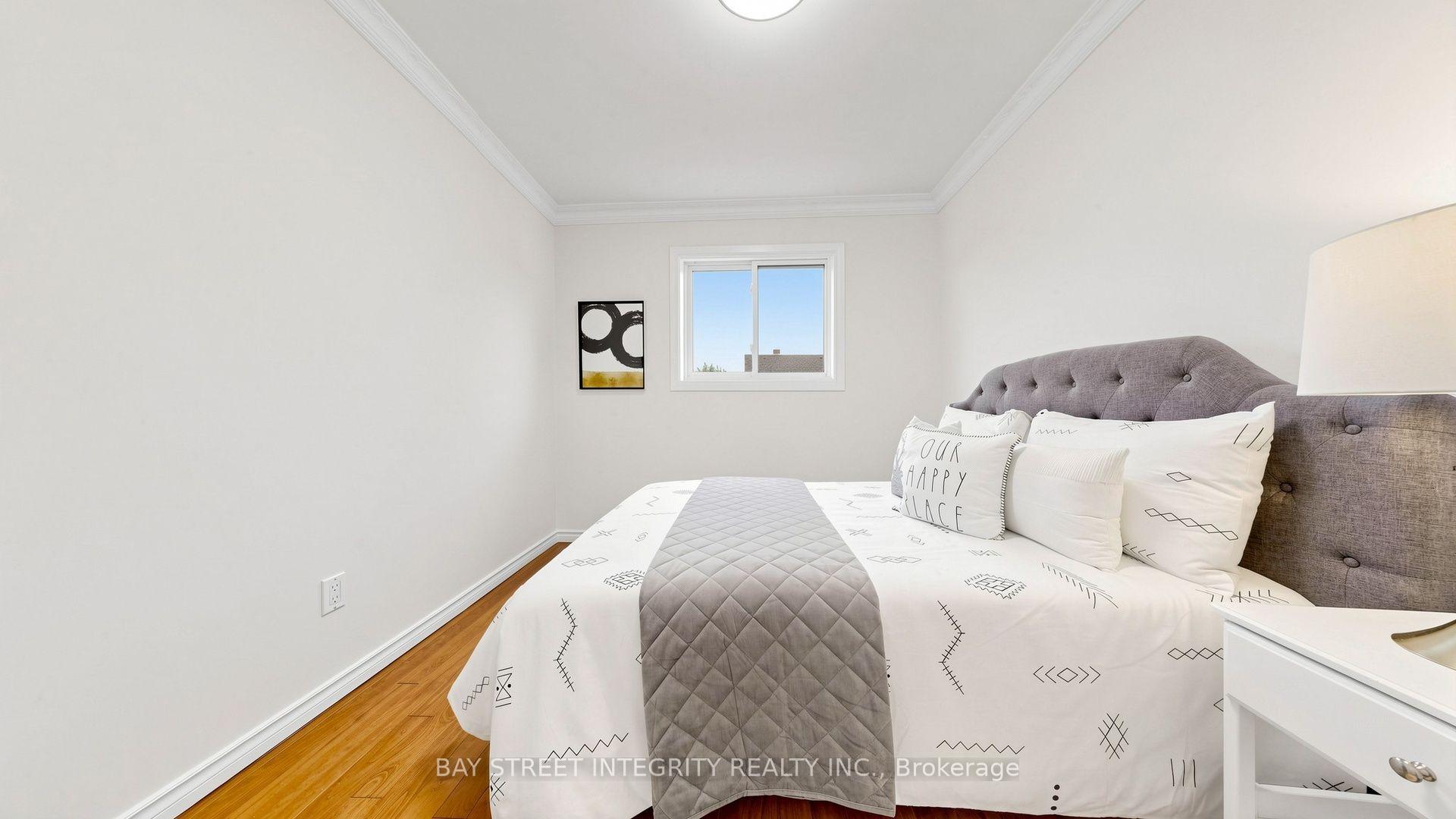 Photo 36 of 41 Jonathan Gate, Vaughan, Crestwood-Springfarm-Yorkhill — HOMEH