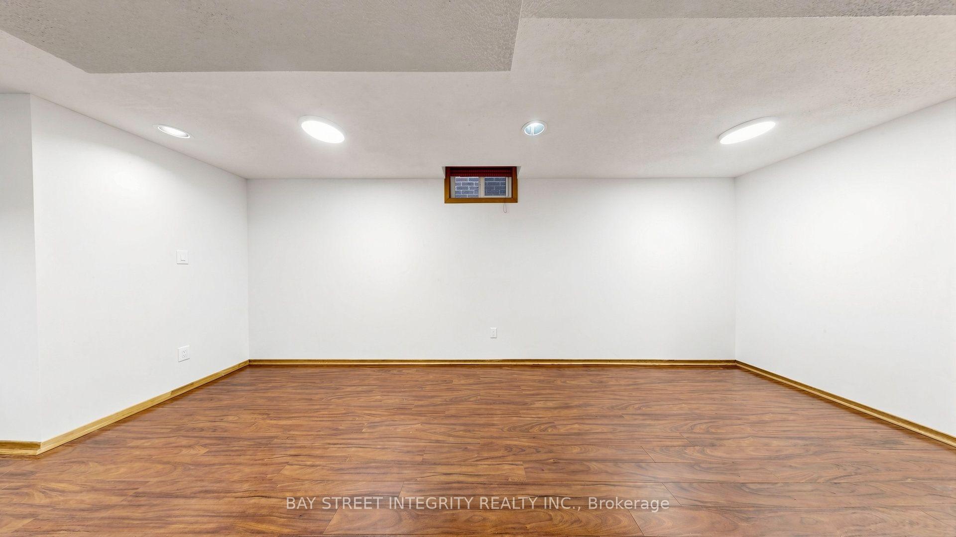 Photo 41 of 41 Jonathan Gate, Vaughan, Crestwood-Springfarm-Yorkhill — HOMEH