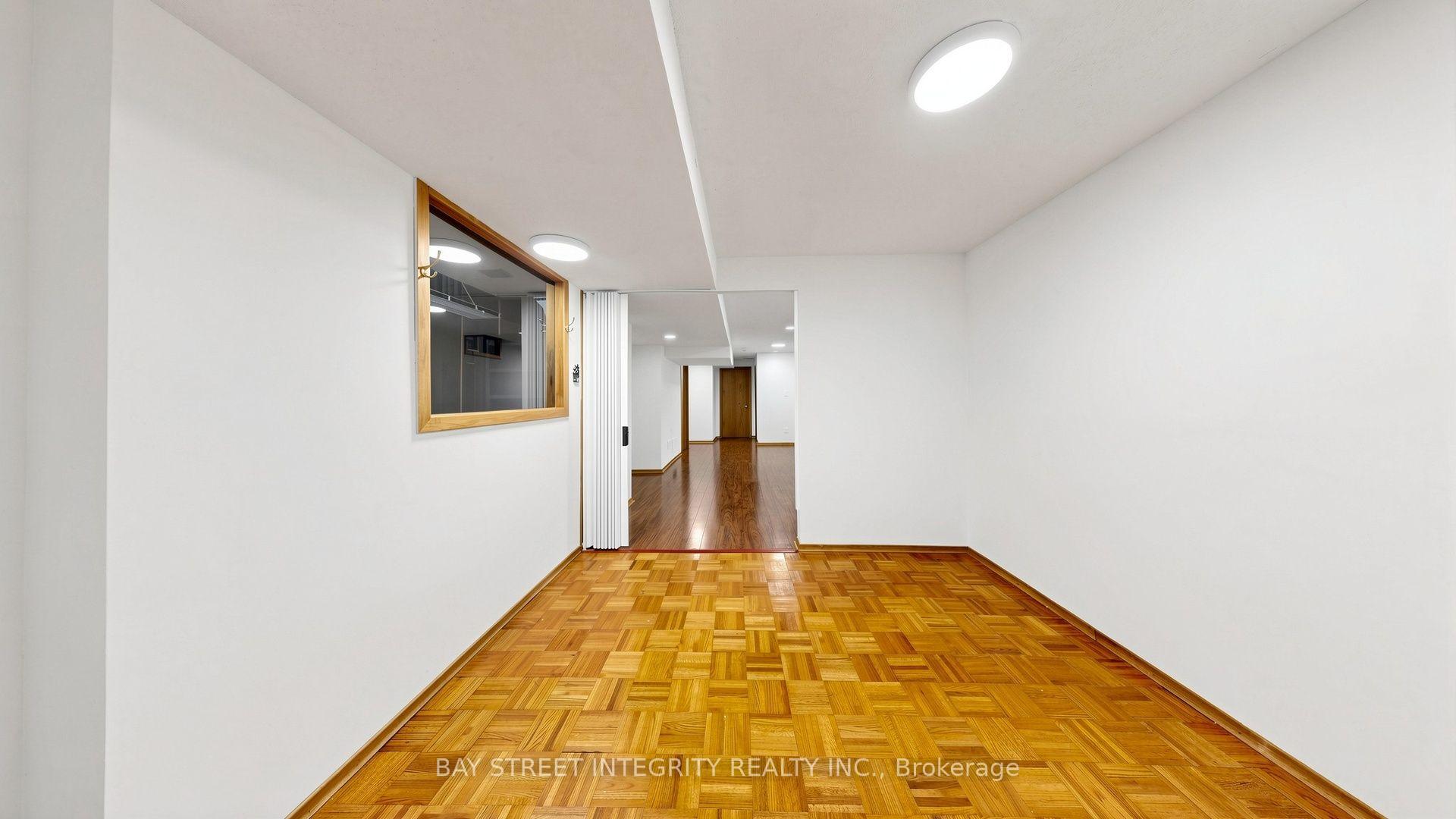 Photo 42 of 41 Jonathan Gate, Vaughan, Crestwood-Springfarm-Yorkhill — HOMEH