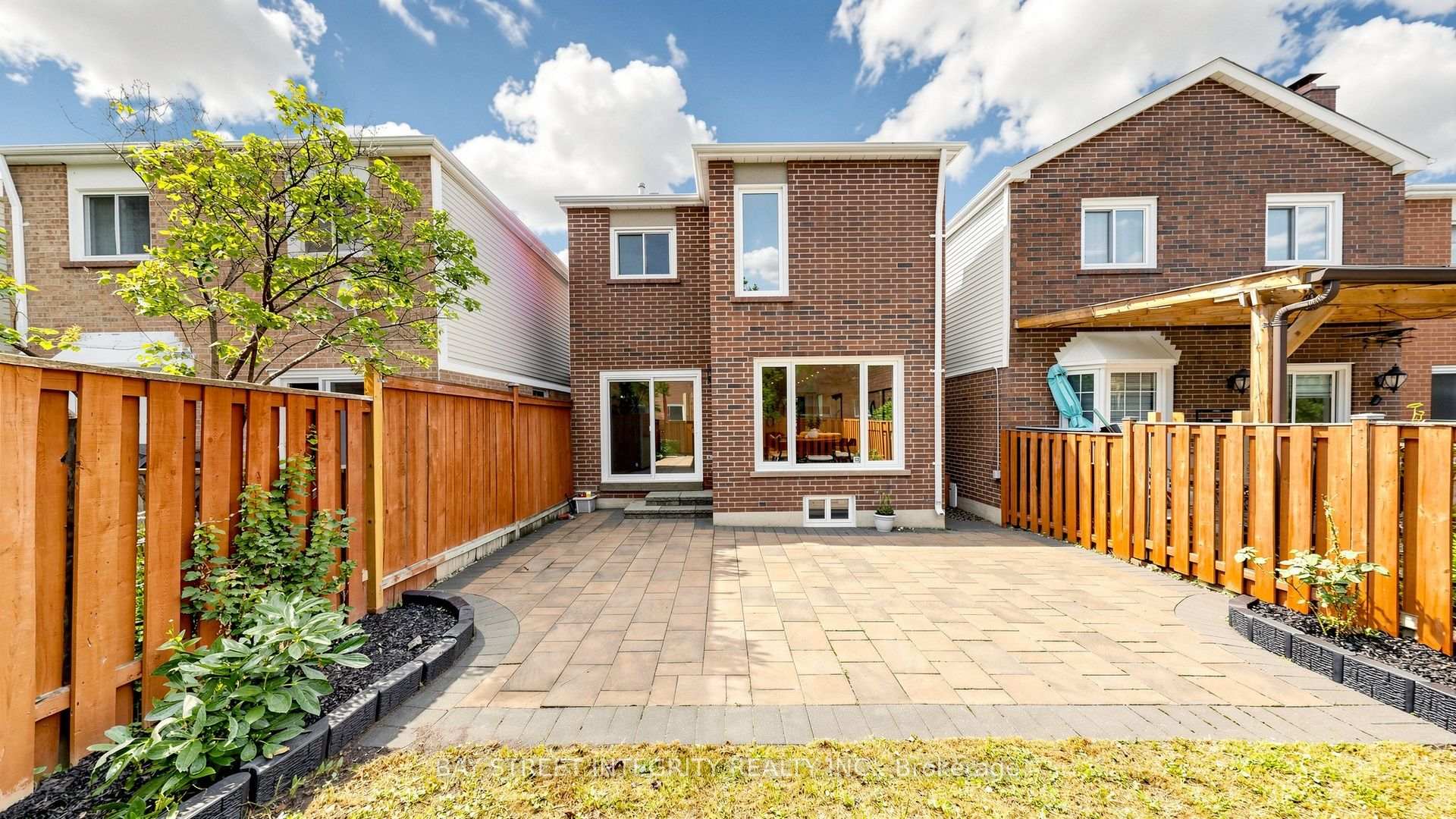 Photo 44 of 41 Jonathan Gate, Vaughan, Crestwood-Springfarm-Yorkhill — HOMEH