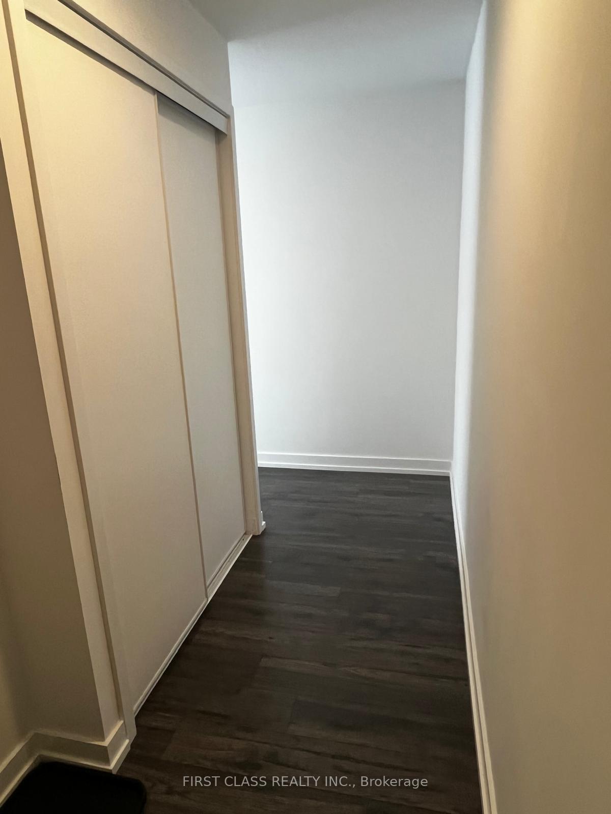 Photo 6 of Unit 1606, 33 Helendale Avenue, Toronto, Yonge-Eglinton — HOMEH