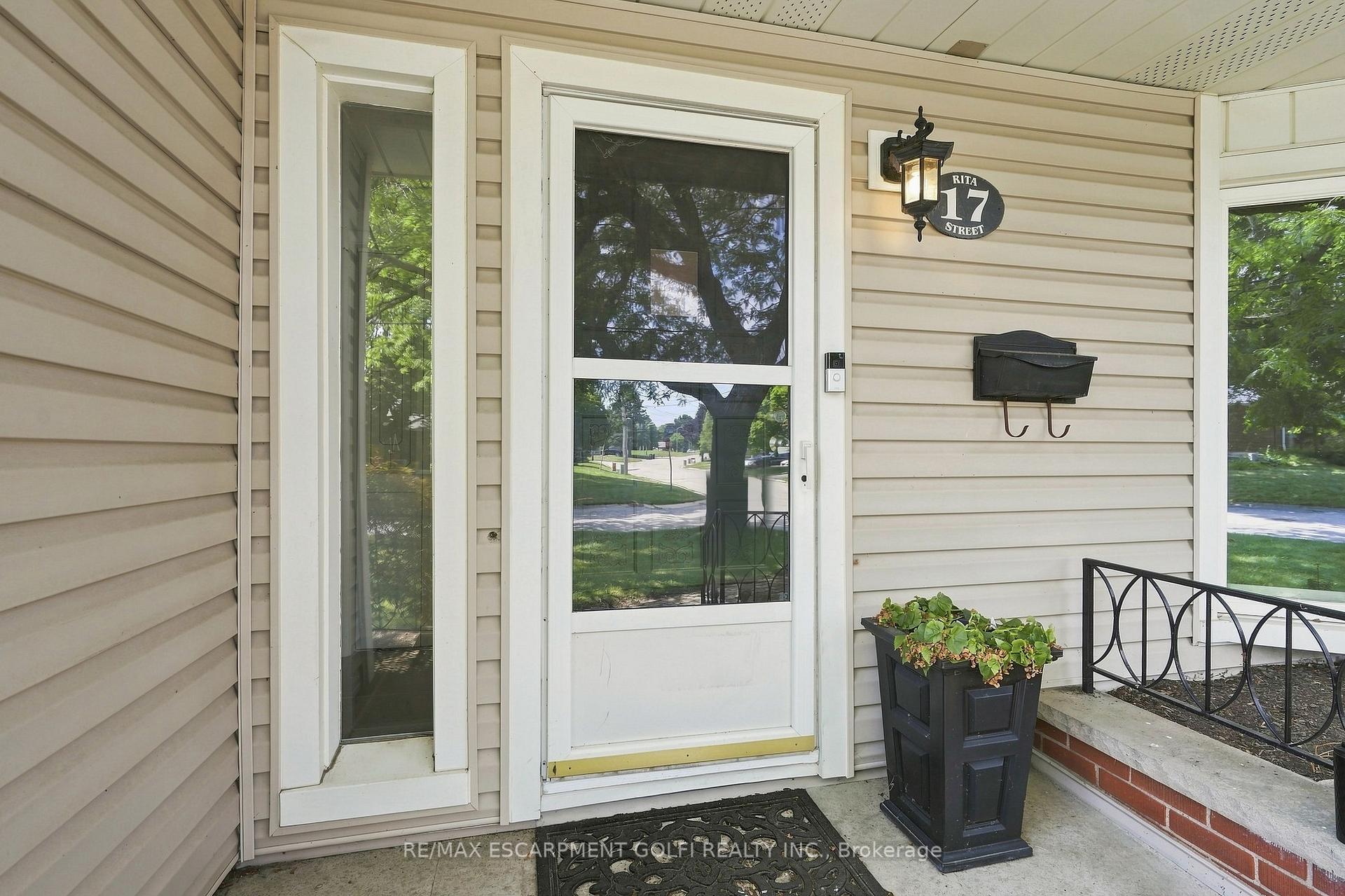 Photo 5 of Unit MAIN, 17 Rita Street, Hamilton, Dundas — HOMEH