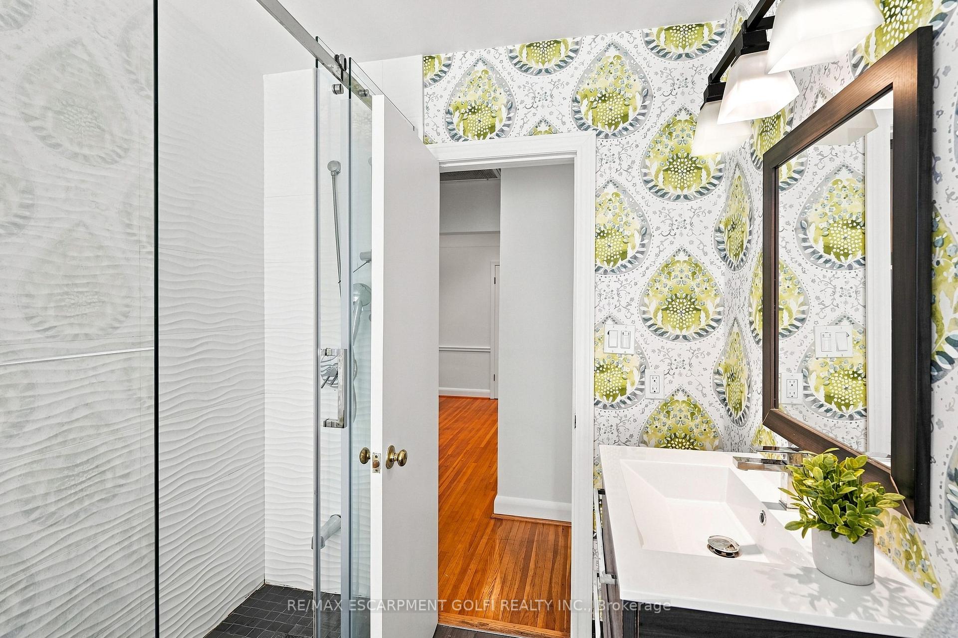 Photo 23 of Unit MAIN, 17 Rita Street, Hamilton, Dundas — HOMEH