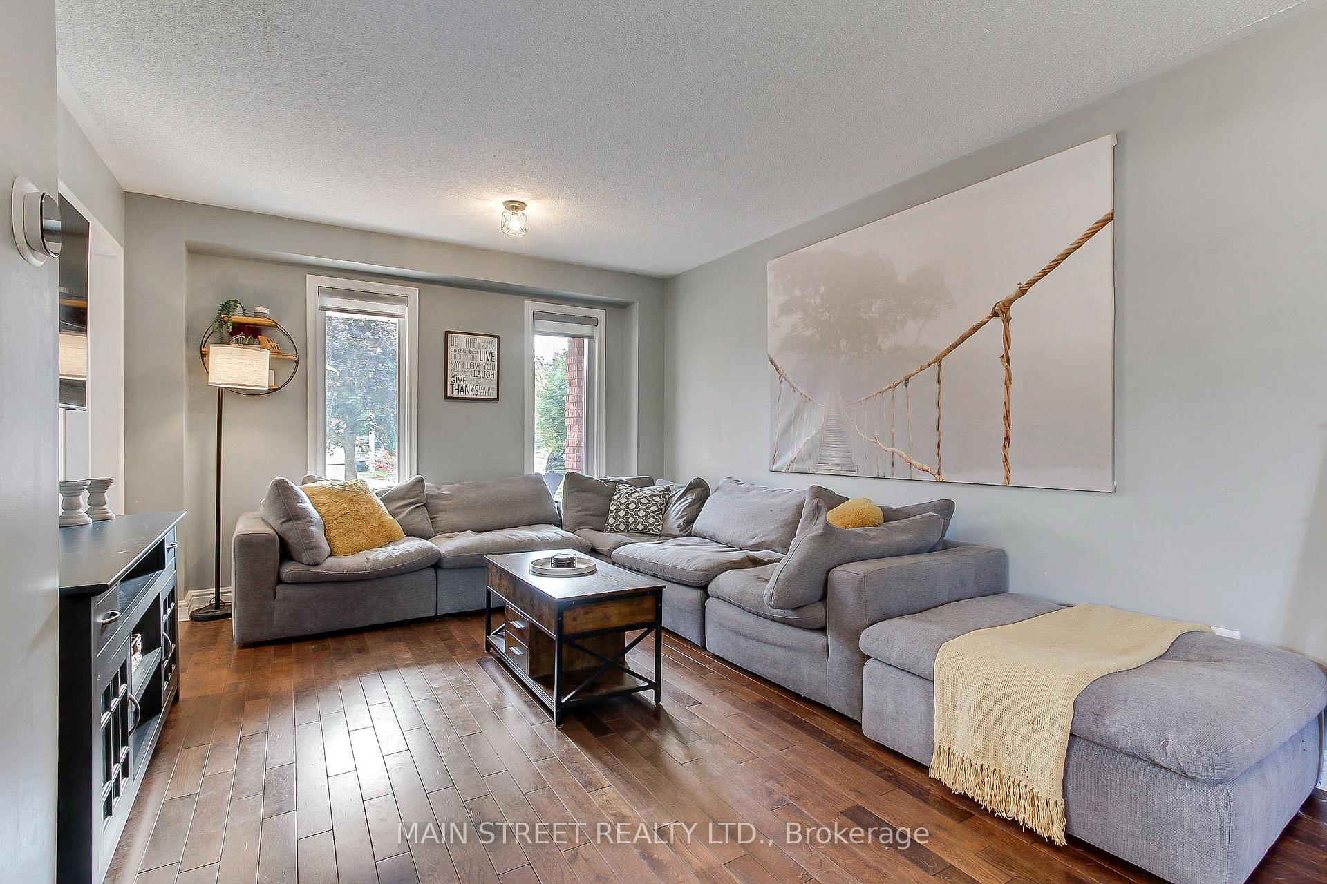 Photo 8 of 109 Bishop Drive, Barrie, Ardagh — HOMEH