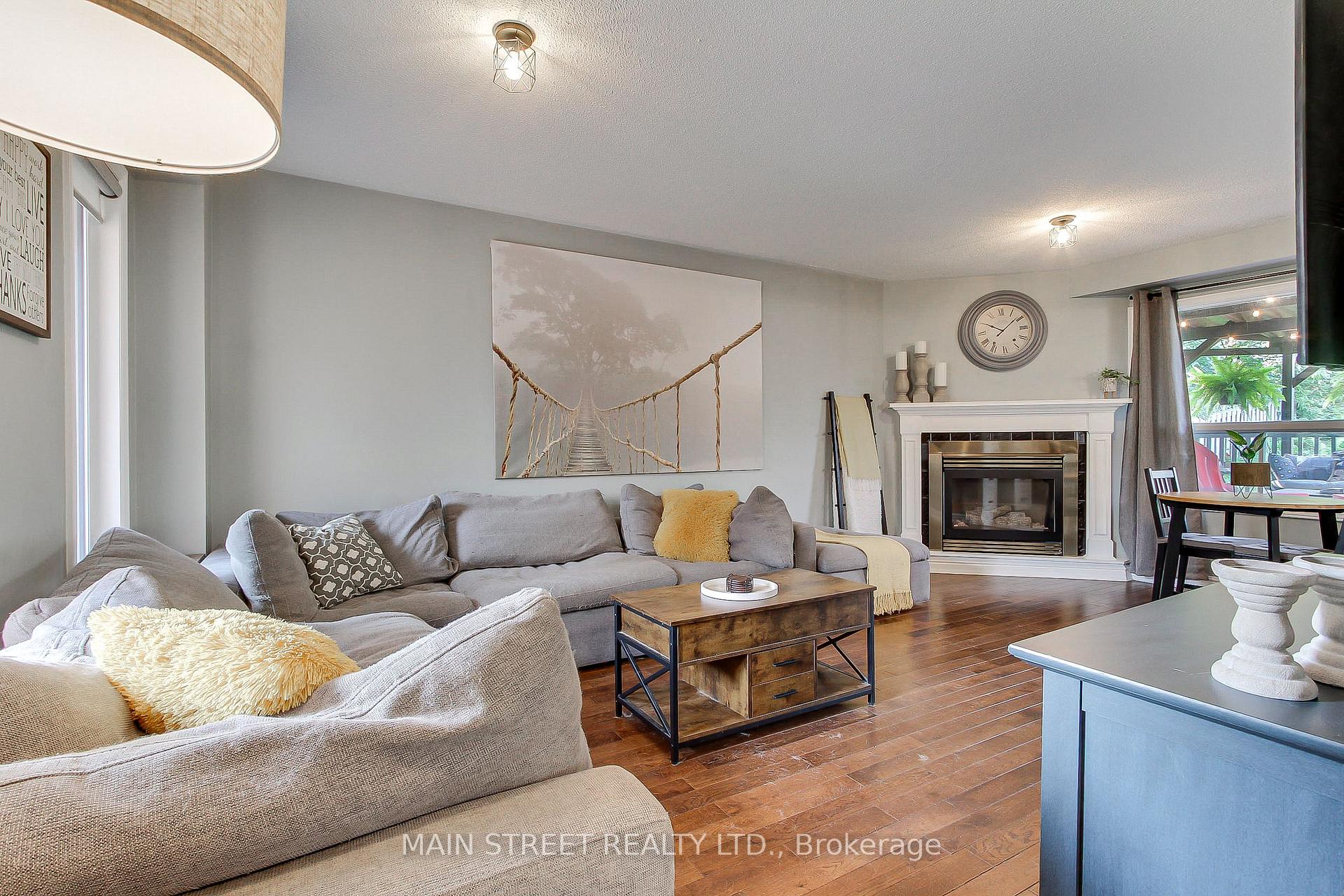 Photo 9 of 109 Bishop Drive, Barrie, Ardagh — HOMEH