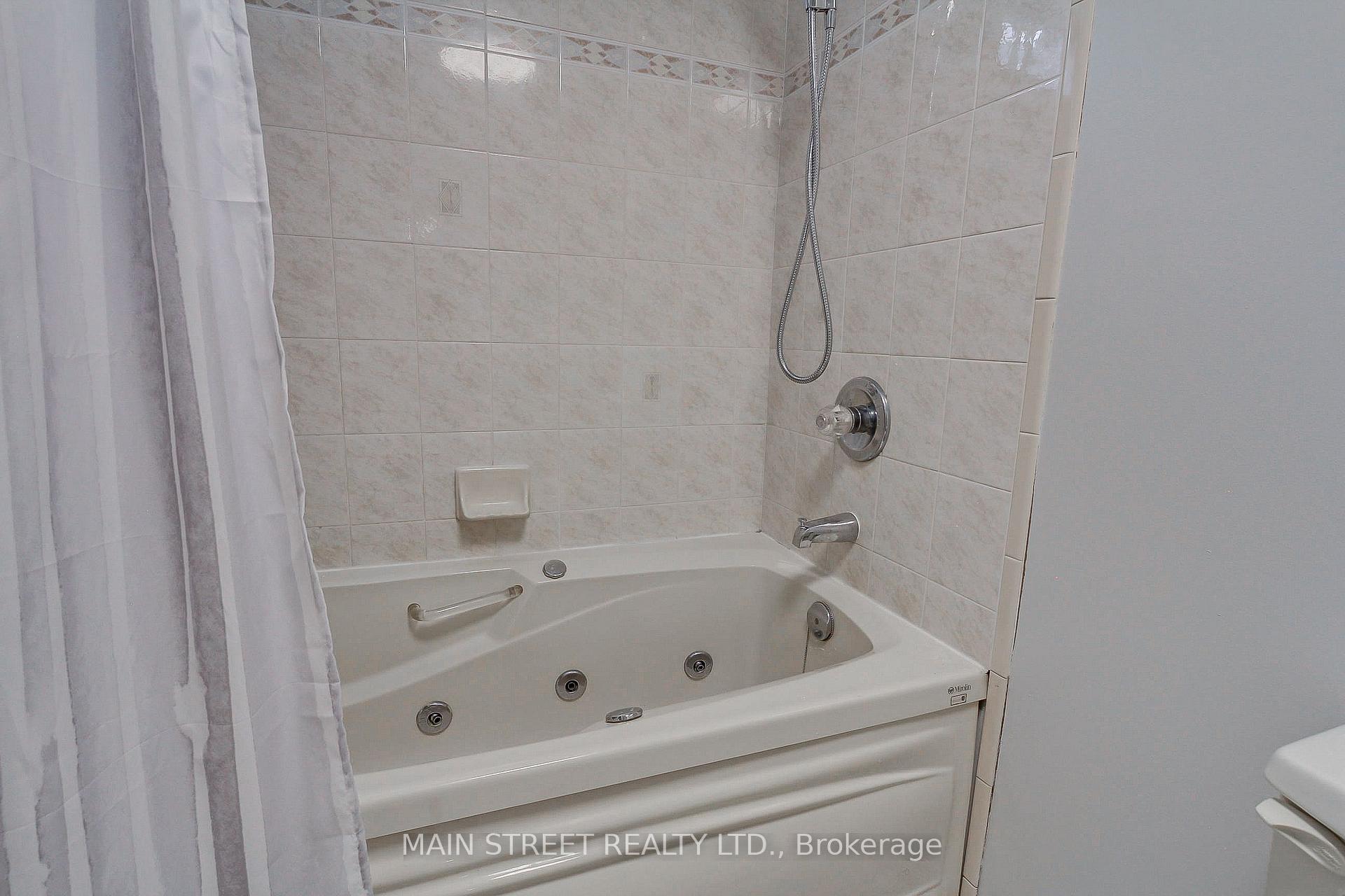 Photo 40 of 109 Bishop Drive, Barrie, Ardagh — HOMEH