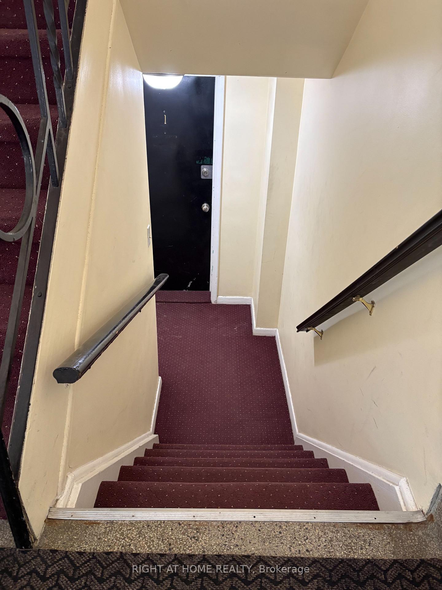Photo 2 of Unit one, 170 Bowood Avenue, Toronto, Lawrence Park North — HOMEH