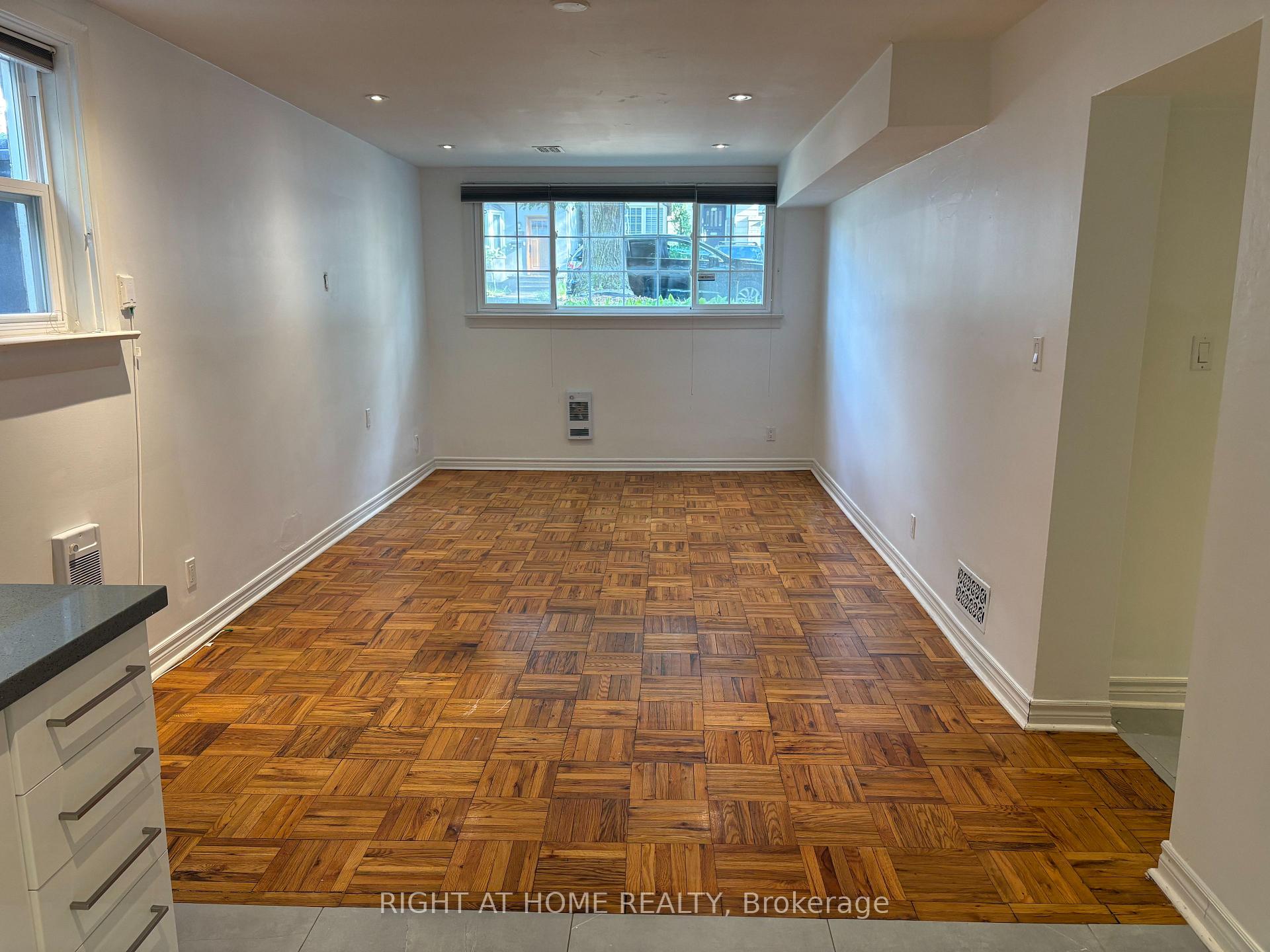 Photo 6 of Unit one, 170 Bowood Avenue, Toronto, Lawrence Park North — HOMEH