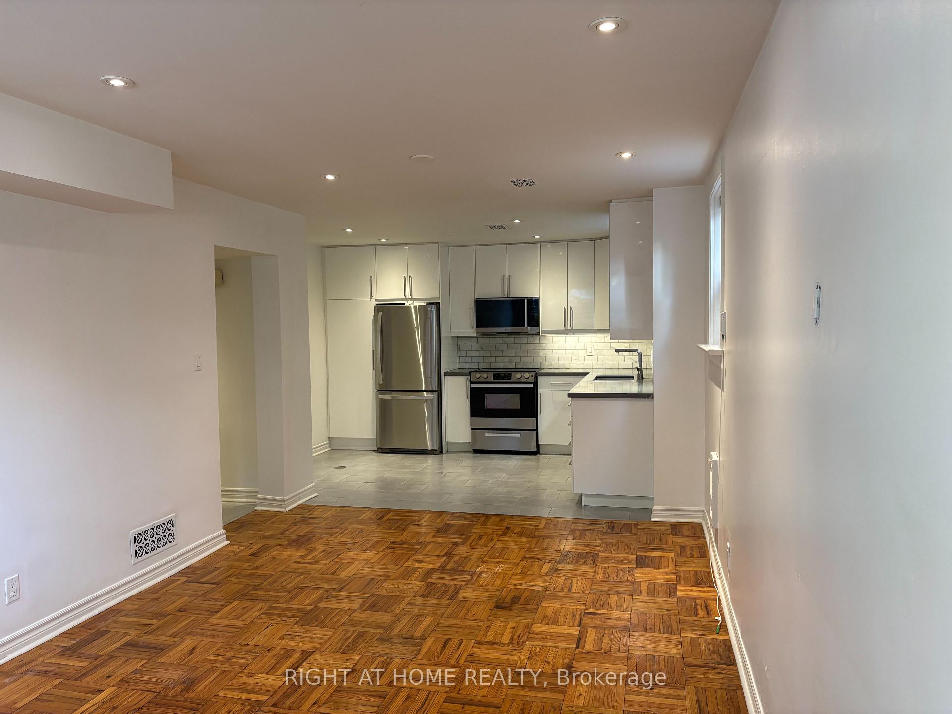 Photo 7 of Unit one, 170 Bowood Avenue, Toronto, Lawrence Park North — HOMEH
