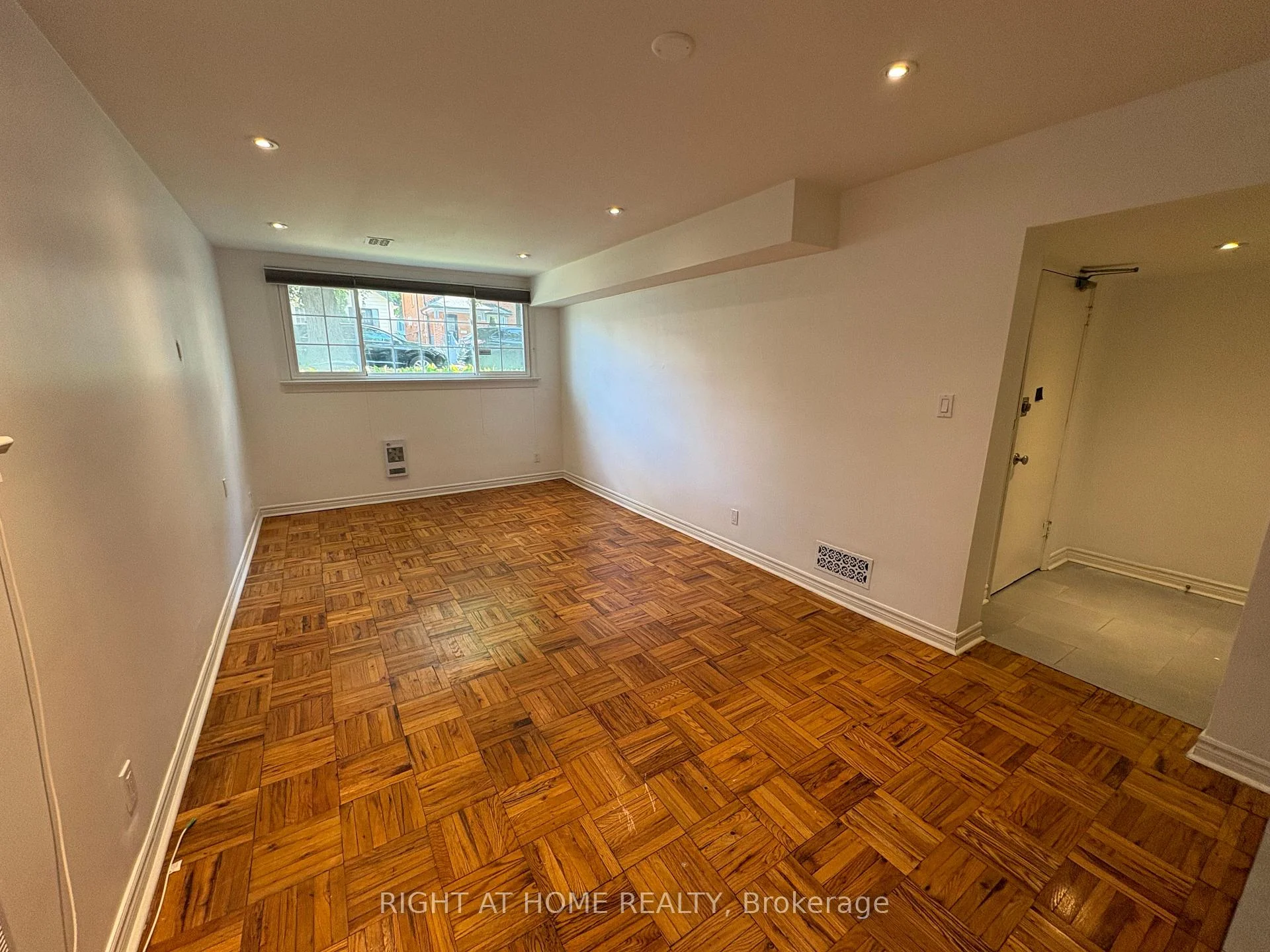 Photo 5 of Unit one, 170 Bowood Avenue, Toronto, Lawrence Park North — HOMEH