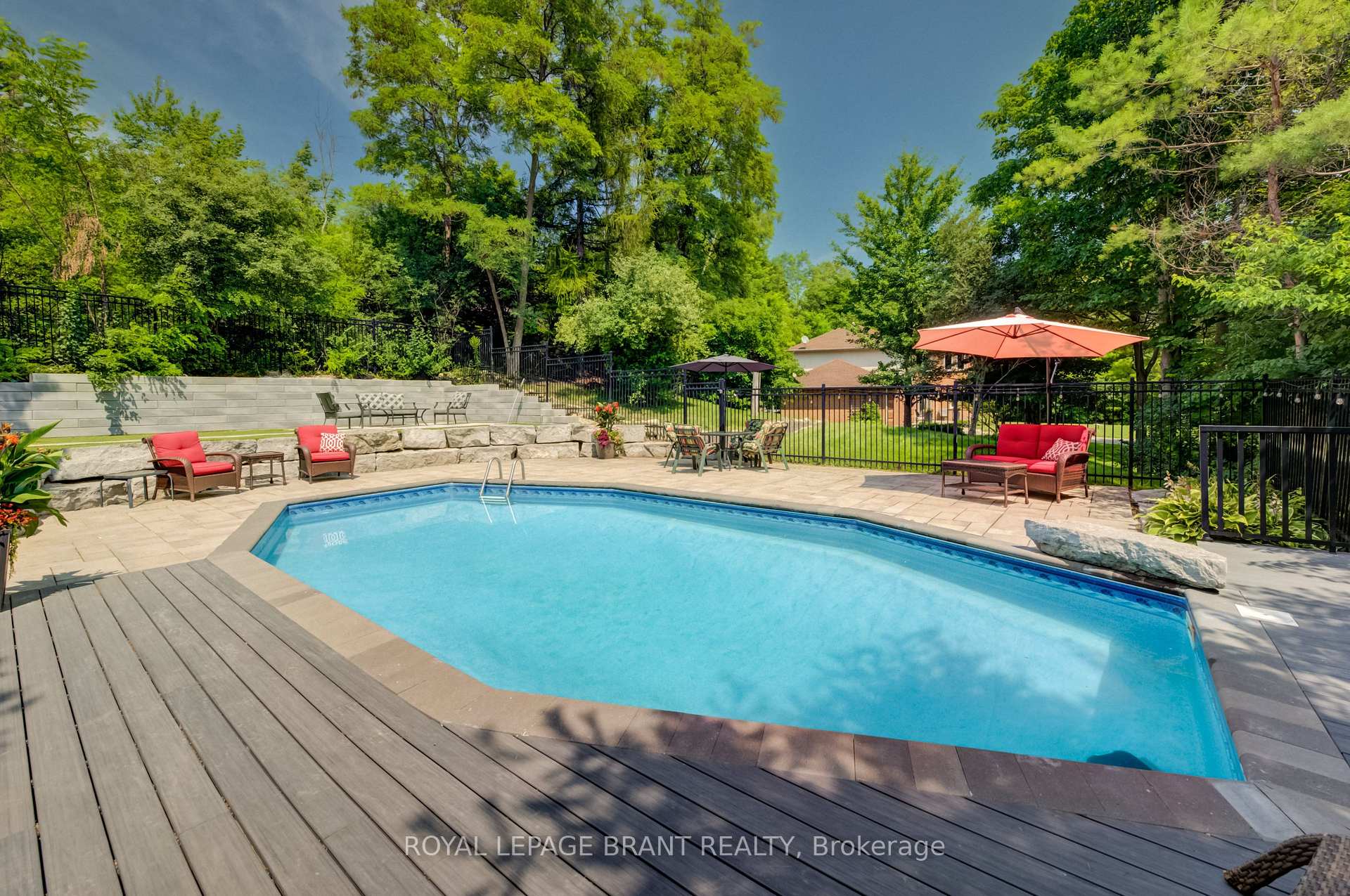 Photo 2 of 7664 Maltby Road E, Puslinch, Rural Puslinch East — HOMEH