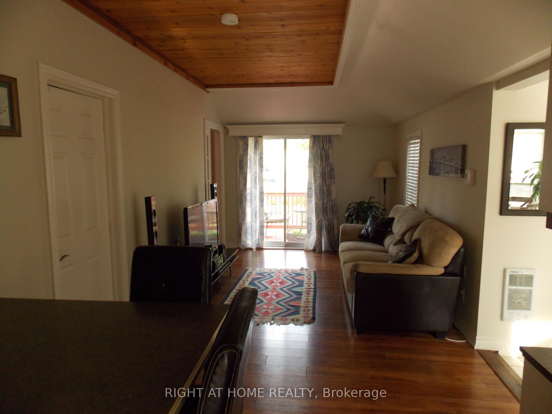 Photo 5 of 10 Rosehill Drive, Whitchurch-Stouffville, Rural Whitchurch-Stouffville — HOMEH