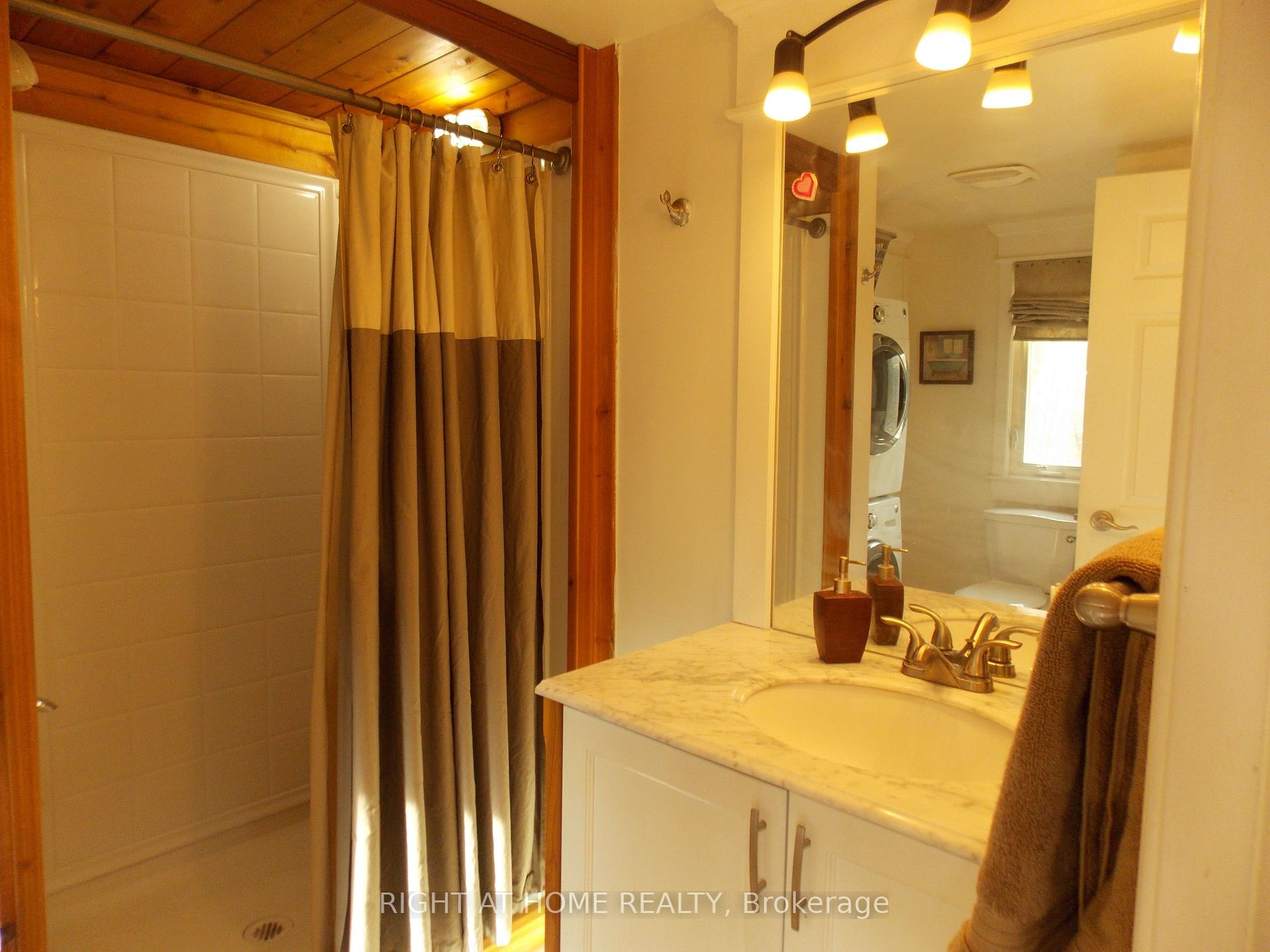 Photo 8 of 10 Rosehill Drive, Whitchurch-Stouffville, Rural Whitchurch-Stouffville — HOMEH