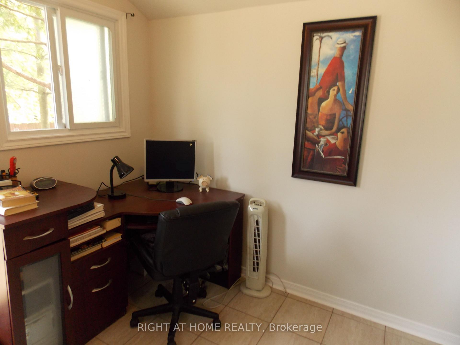 Photo 13 of 10 Rosehill Drive, Whitchurch-Stouffville, Rural Whitchurch-Stouffville — HOMEH