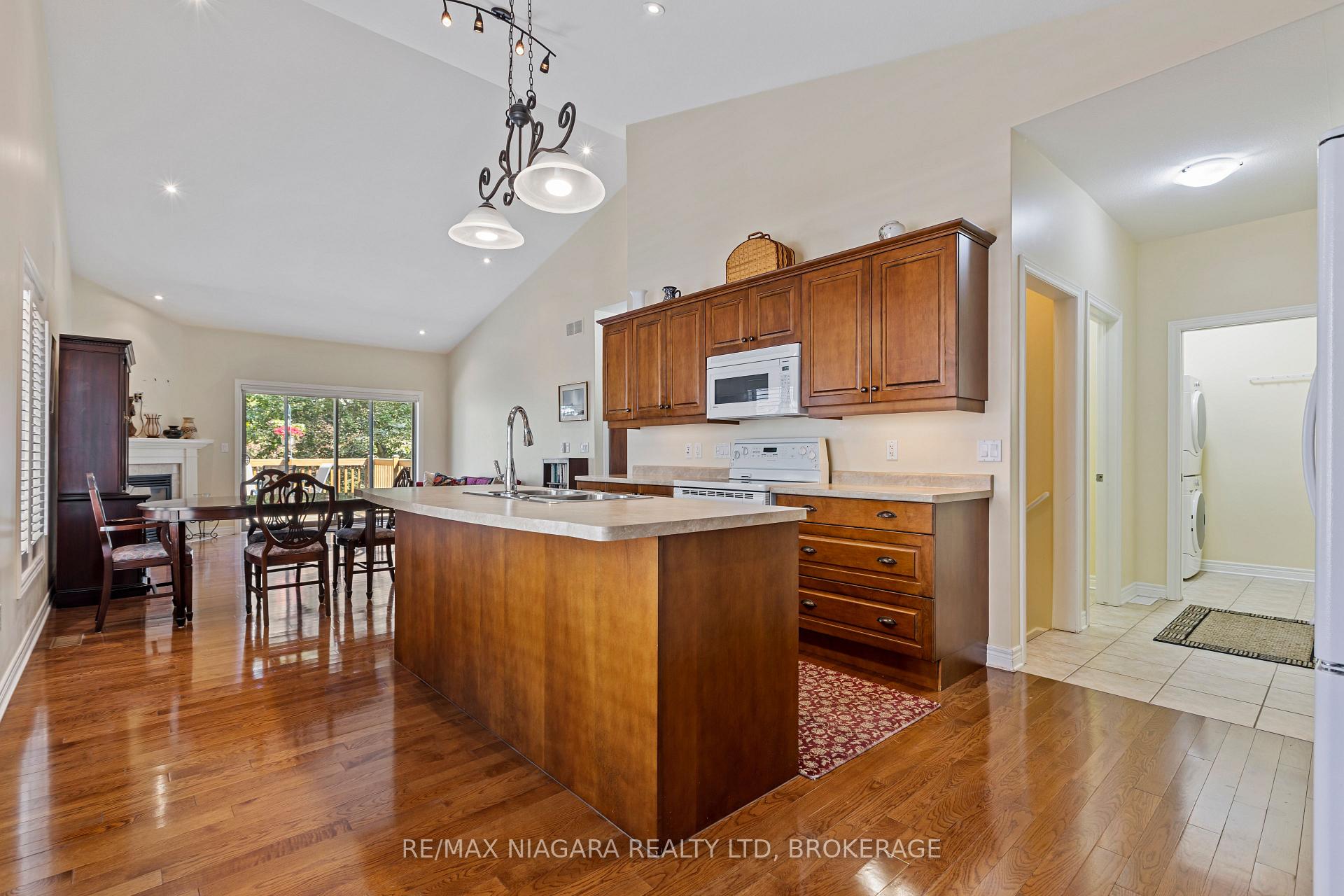 Photo 8 of Unit 33, 1398 Pelham Street, Pelham, Fonthill — HOMEH