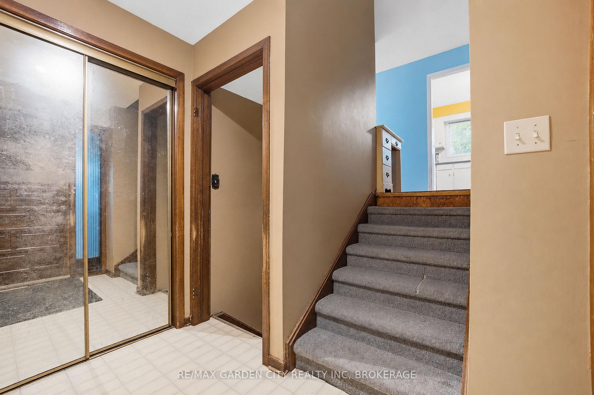 Photo 6 of 11 Kimbermount Drive, St. Catharines, Lakeshore — HOMEH