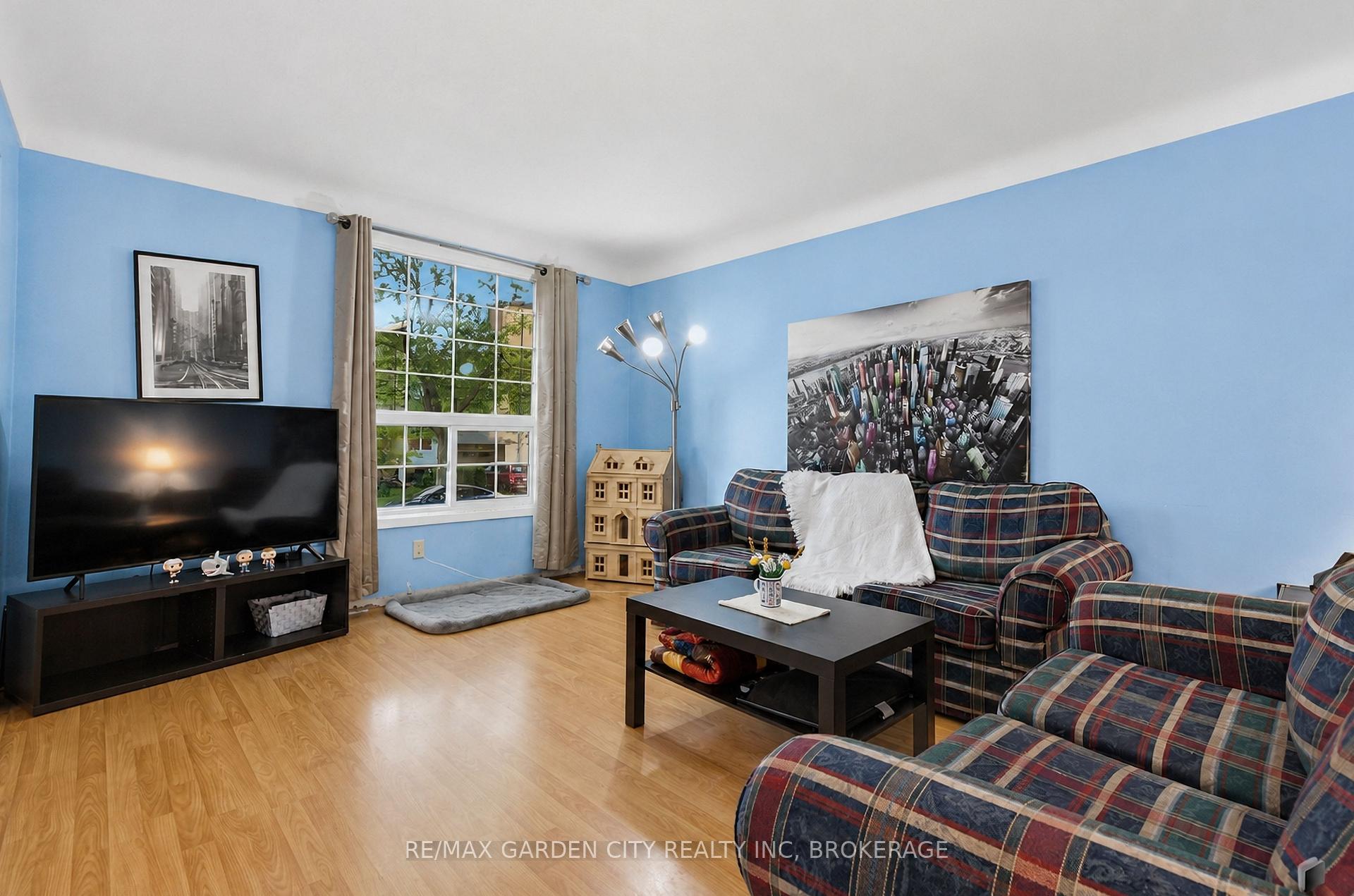 Photo 7 of 11 Kimbermount Drive, St. Catharines, Lakeshore — HOMEH