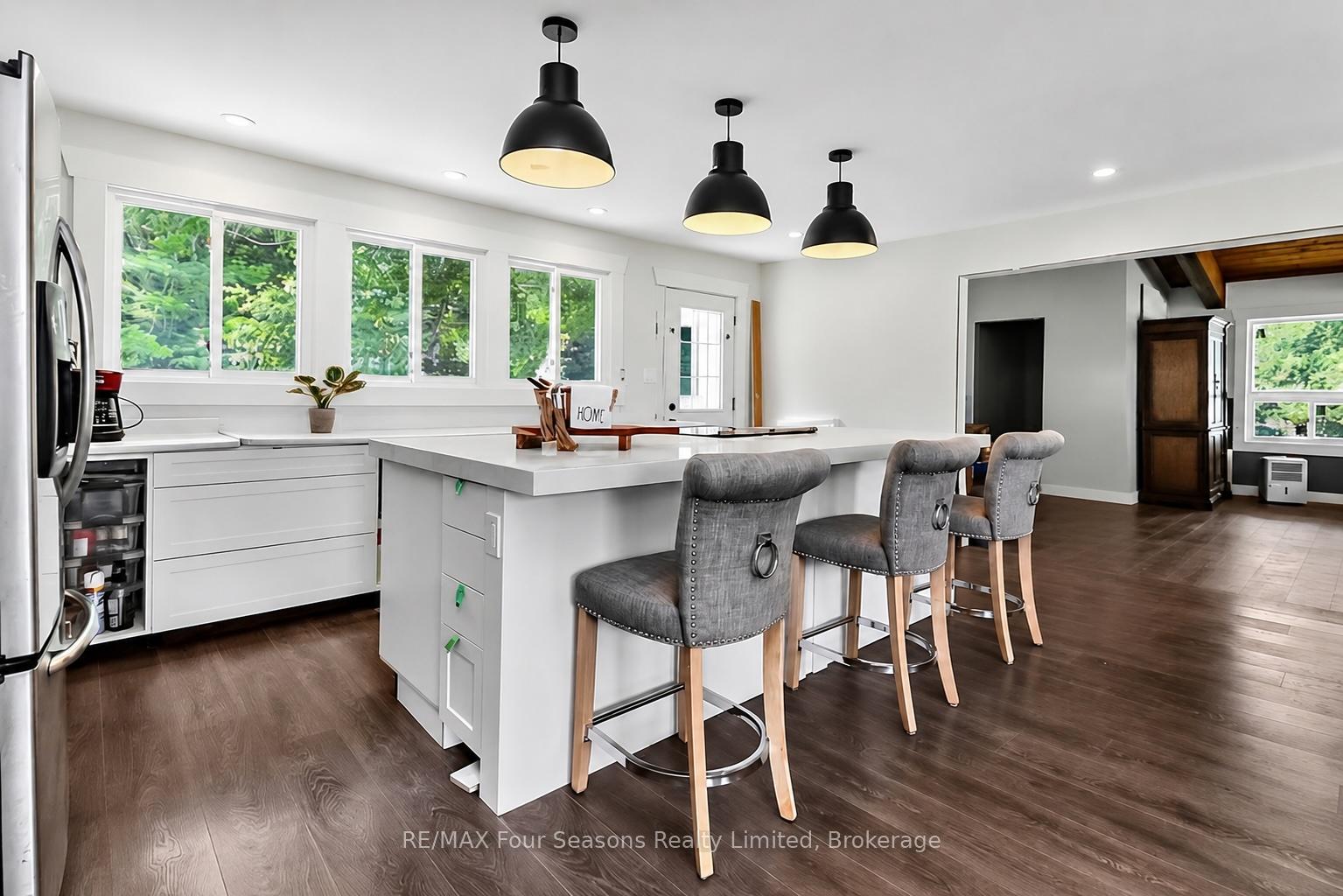 Photo 12 of 7363 Sideroad 33 34 Road, Clearview, Rural Clearview — HOMEH