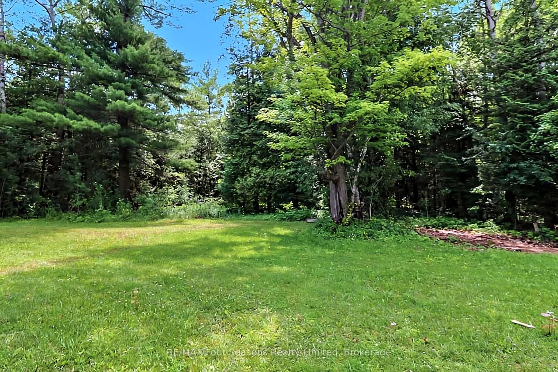 Photo 33 of 7363 Sideroad 33 34 Road, Clearview, Rural Clearview — HOMEH