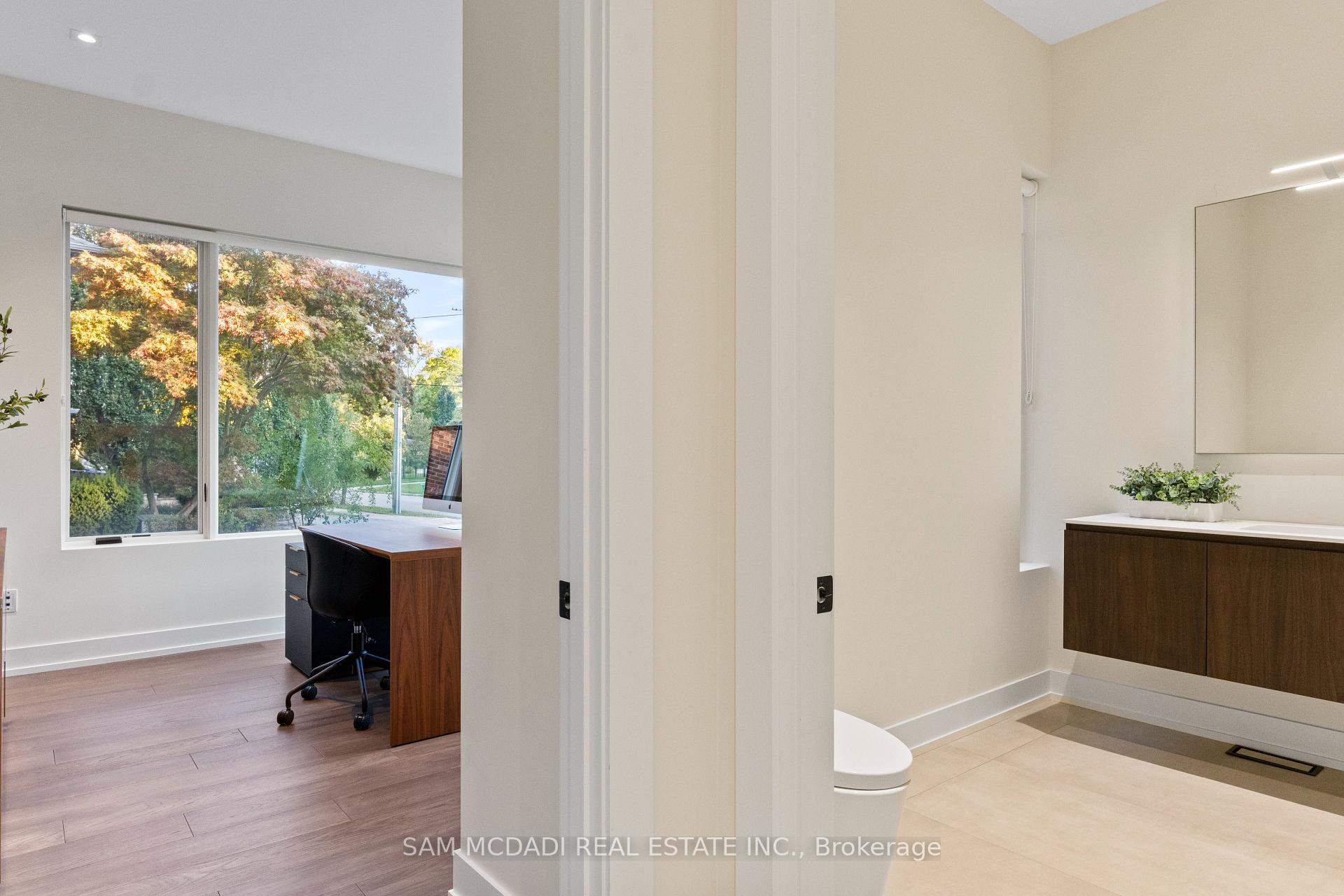 Photo 4 of 2075 Shawanaga Trail, Mississauga, Sheridan — HOMEH
