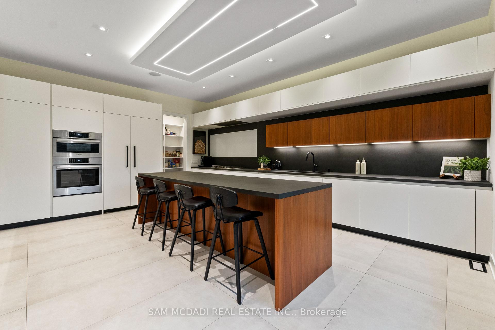 Photo 13 of 2075 Shawanaga Trail, Mississauga, Sheridan — HOMEH