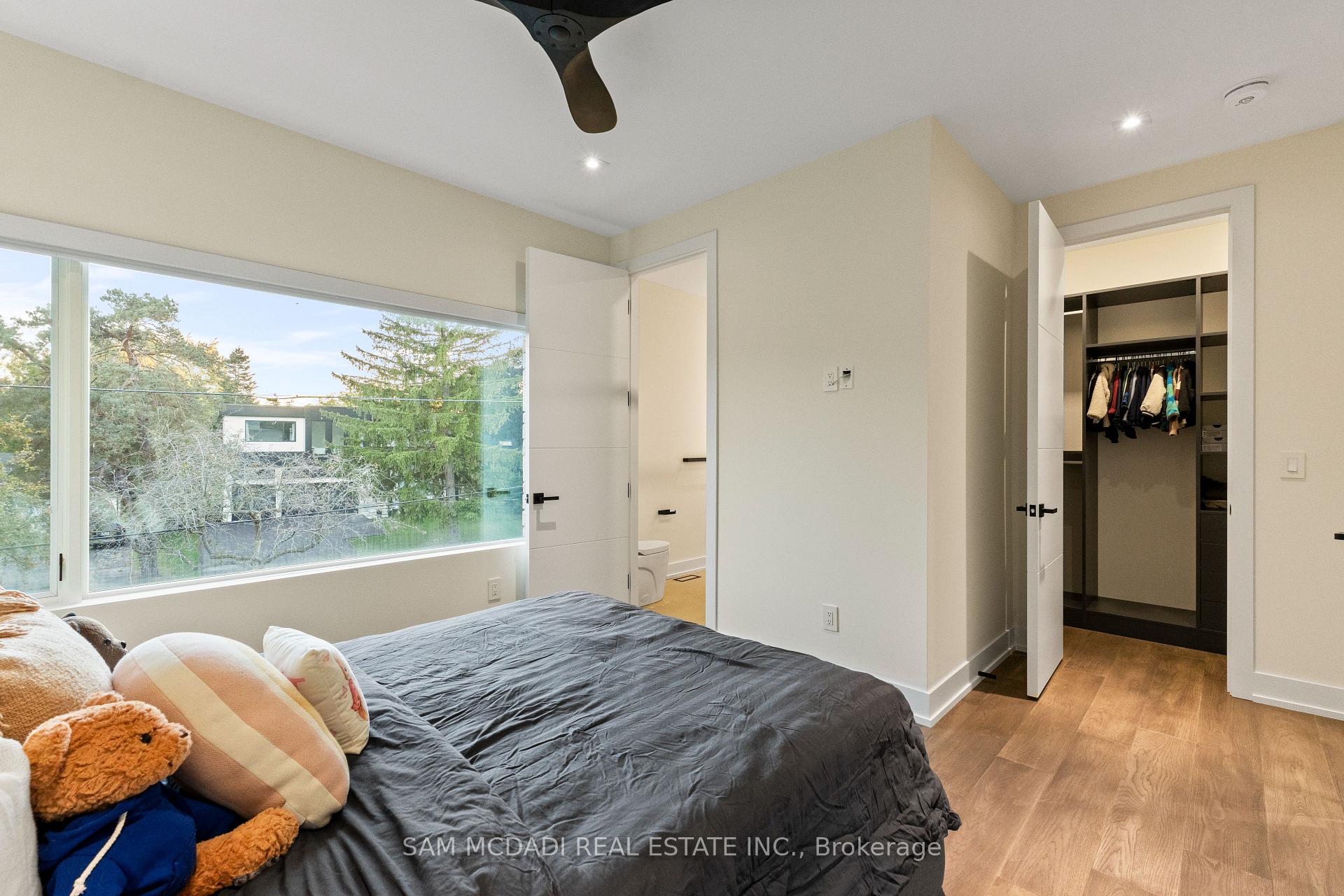 Photo 32 of 2075 Shawanaga Trail, Mississauga, Sheridan — HOMEH