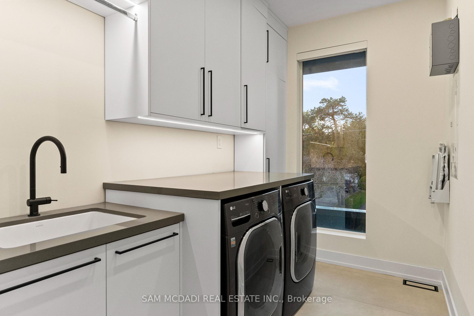 Photo 37 of 2075 Shawanaga Trail, Mississauga, Sheridan — HOMEH